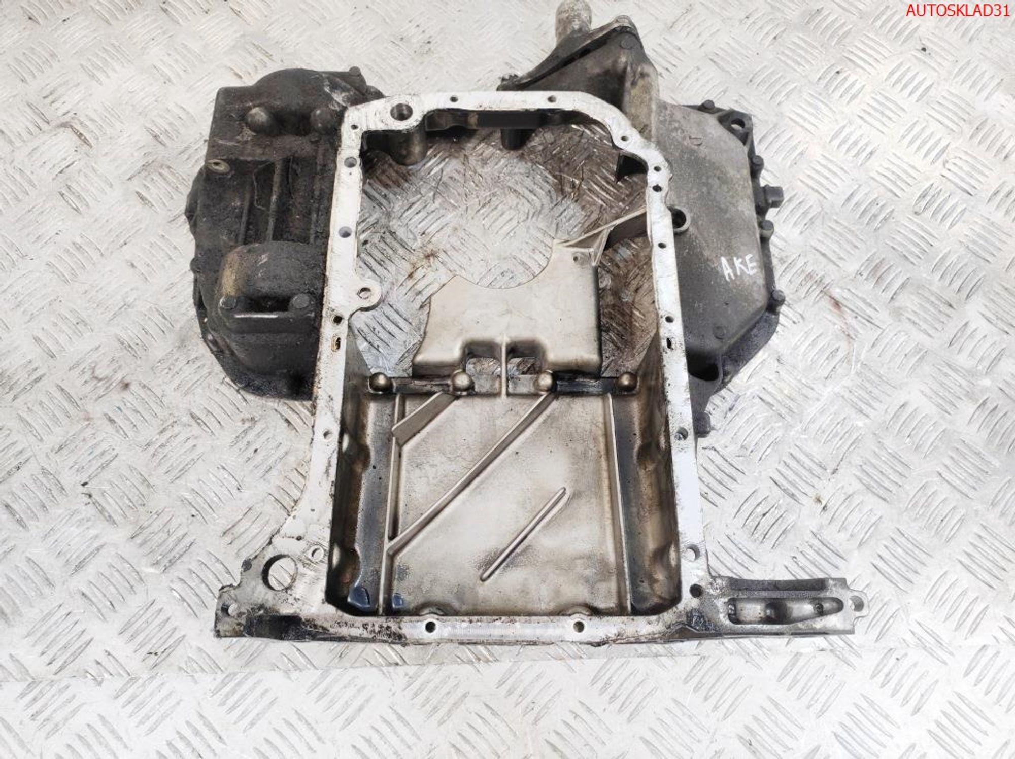 Поддон двигателя верхний Audi A6 C5 2,5 AKE 059103603M, 2000 рублей, Дубовое