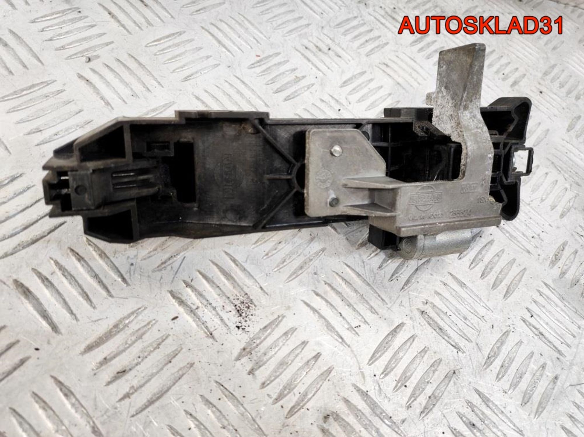 Ручка двери задняя левая Nissan Note 80640AX62C, 2300 рублей, Дубовое