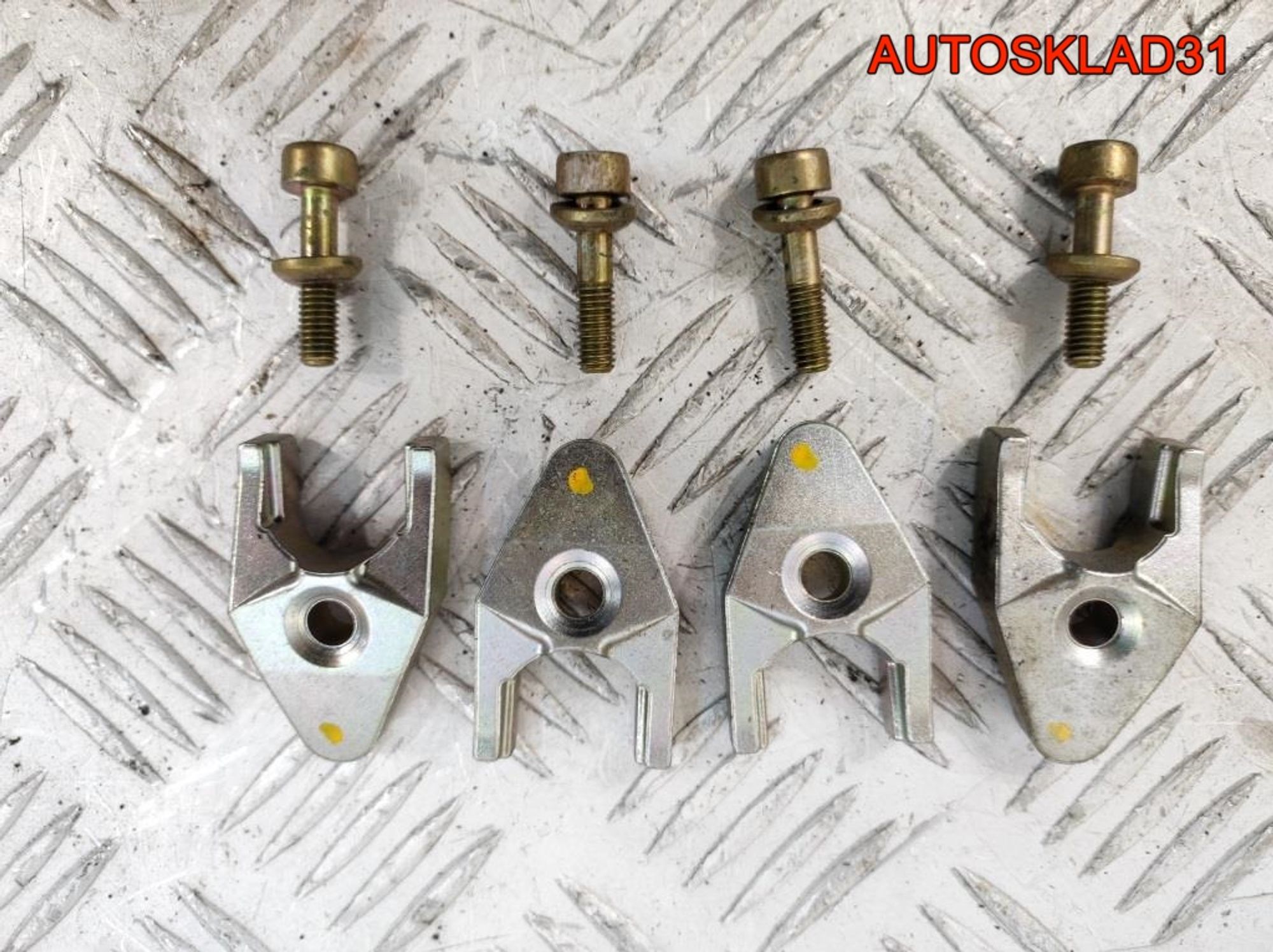 Кронштейн форсунки Toyota Avensis T250 2369528010, 1000 рублей, Дубовое