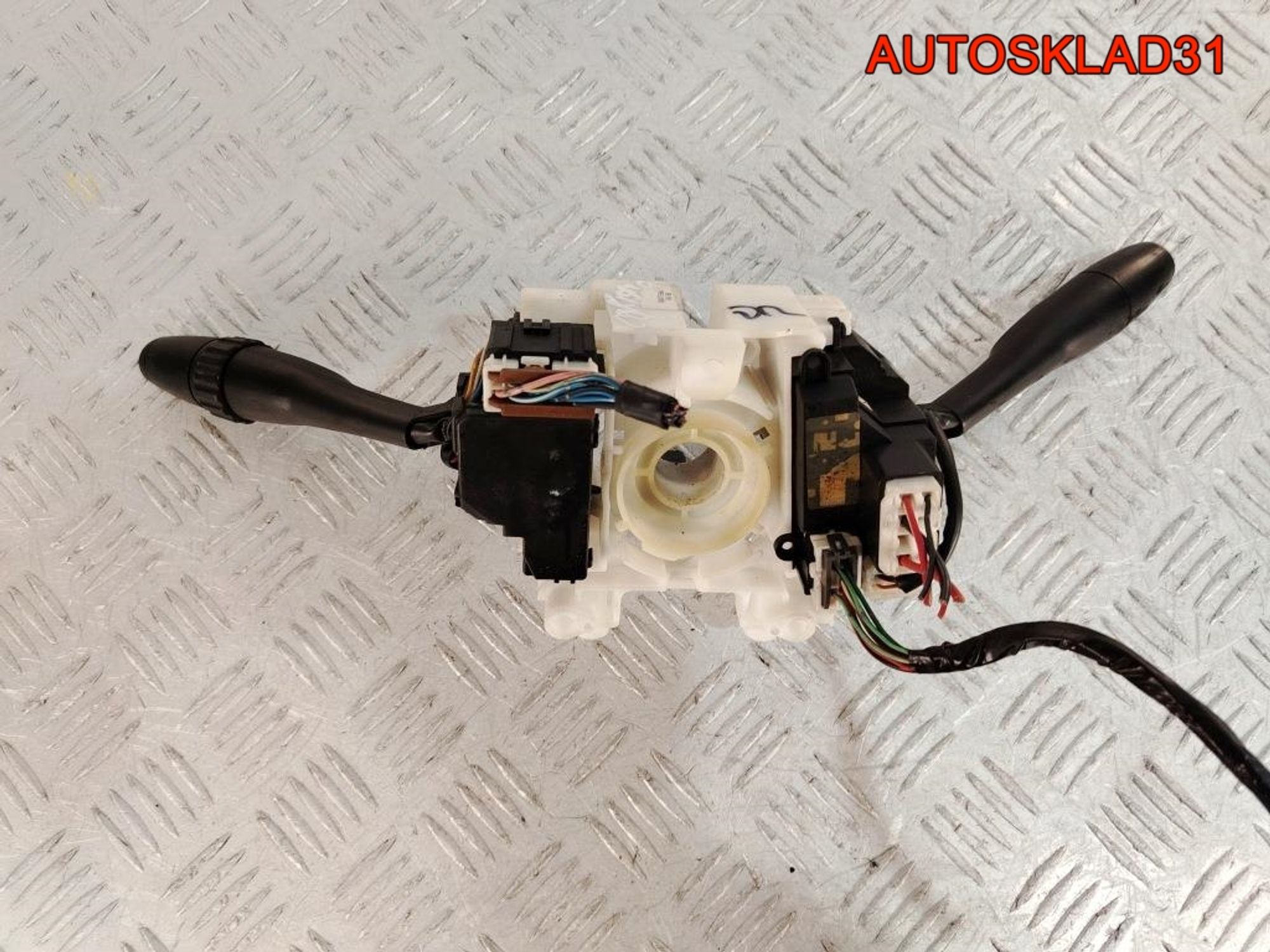 Переключатель подрулевой Mitsubishi Carisma DA MR911056, 2000 рублей, Дубовое