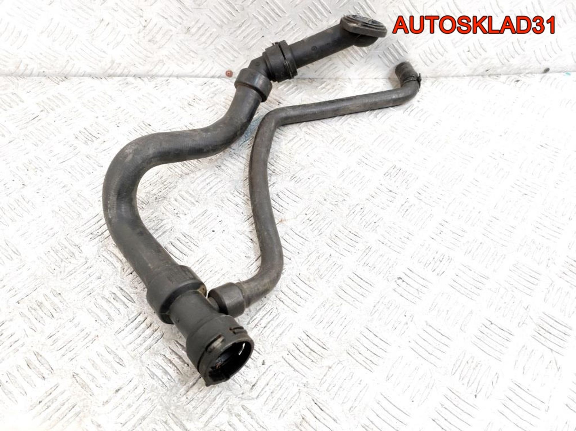 Патрубок радиатора VW Passat B5 1,6 Бензин 8D0121055J, 1200 рублей, Дубовое