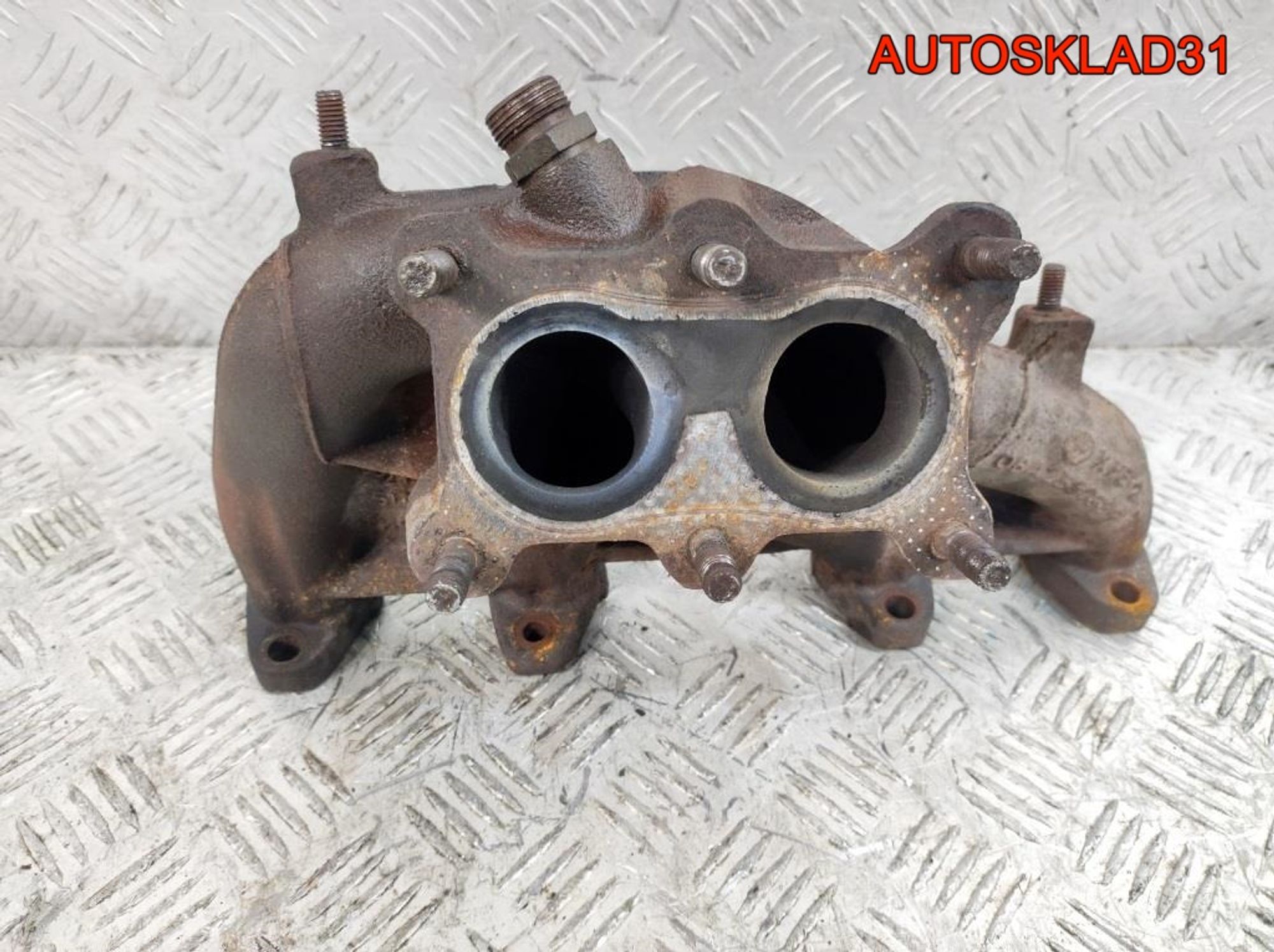 Коллектор выпускной VW Golf 4 1,6 BFQ 06A253033P, 1500 рублей, Дубовое