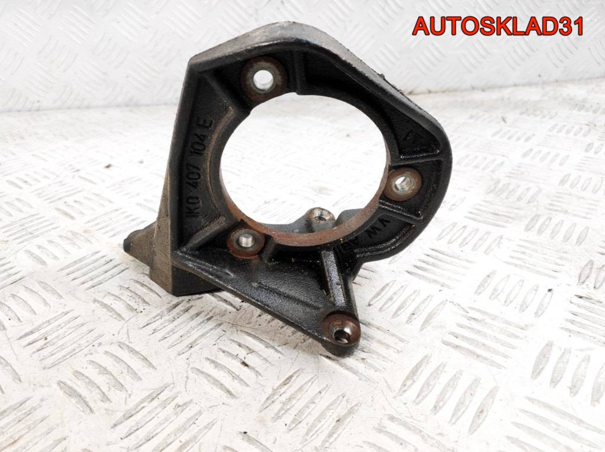 Кронштейн промвала VW Golf 5 2.0 BKD Дизель 1K0407104E, 800 рублей, Дубовое