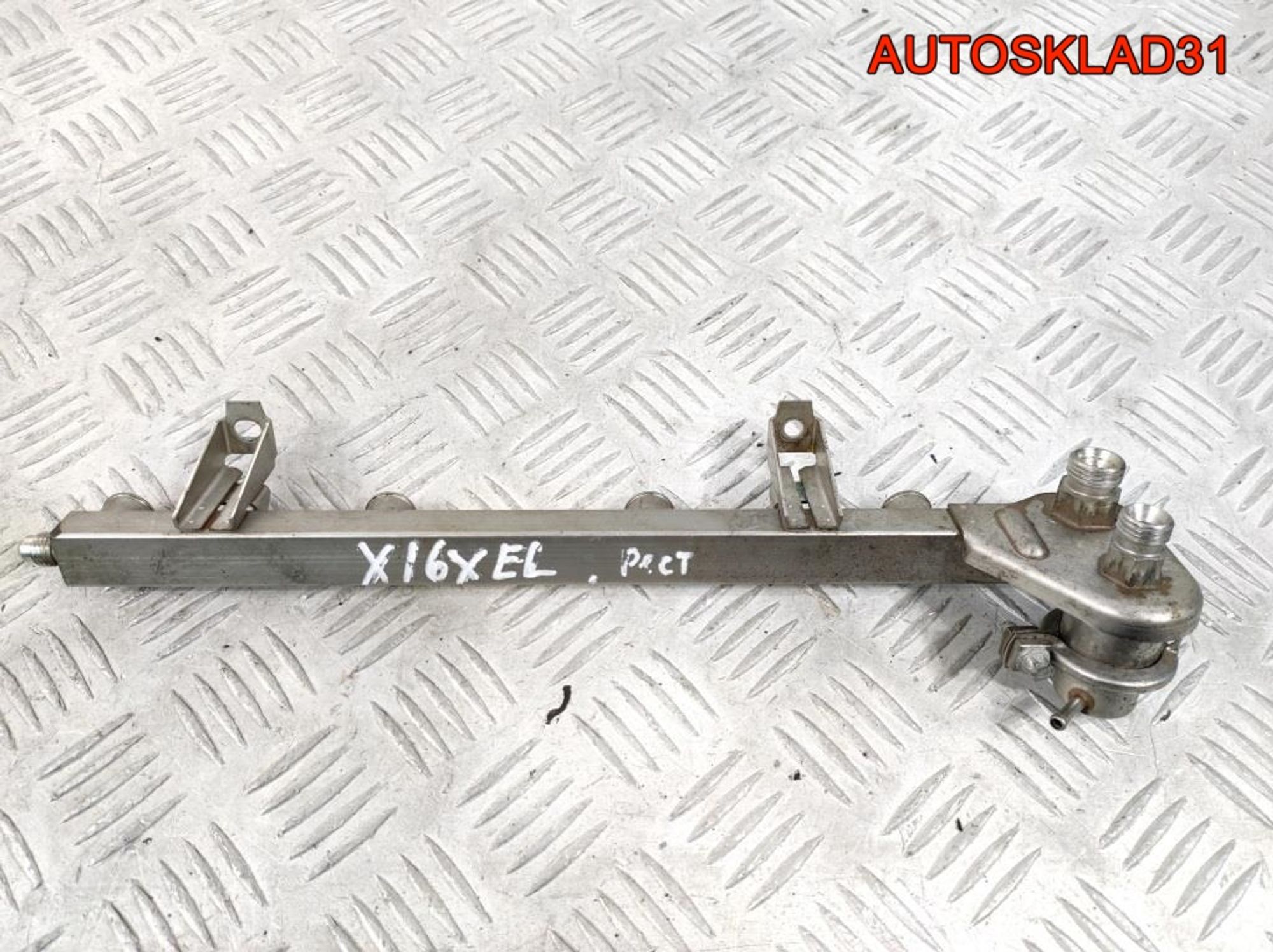 Рейка топливная Opel Astra G 1,6 X16XEL Рестайлинг, 900 рублей, Дубовое