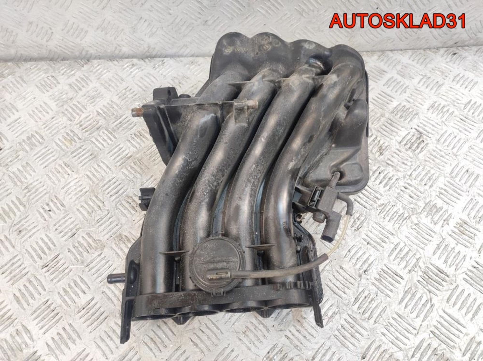 Коллектор впускной верхняя часть VW Golf 4 1,6 BFQ 06A133203BM, 8000 рублей, Дубовое