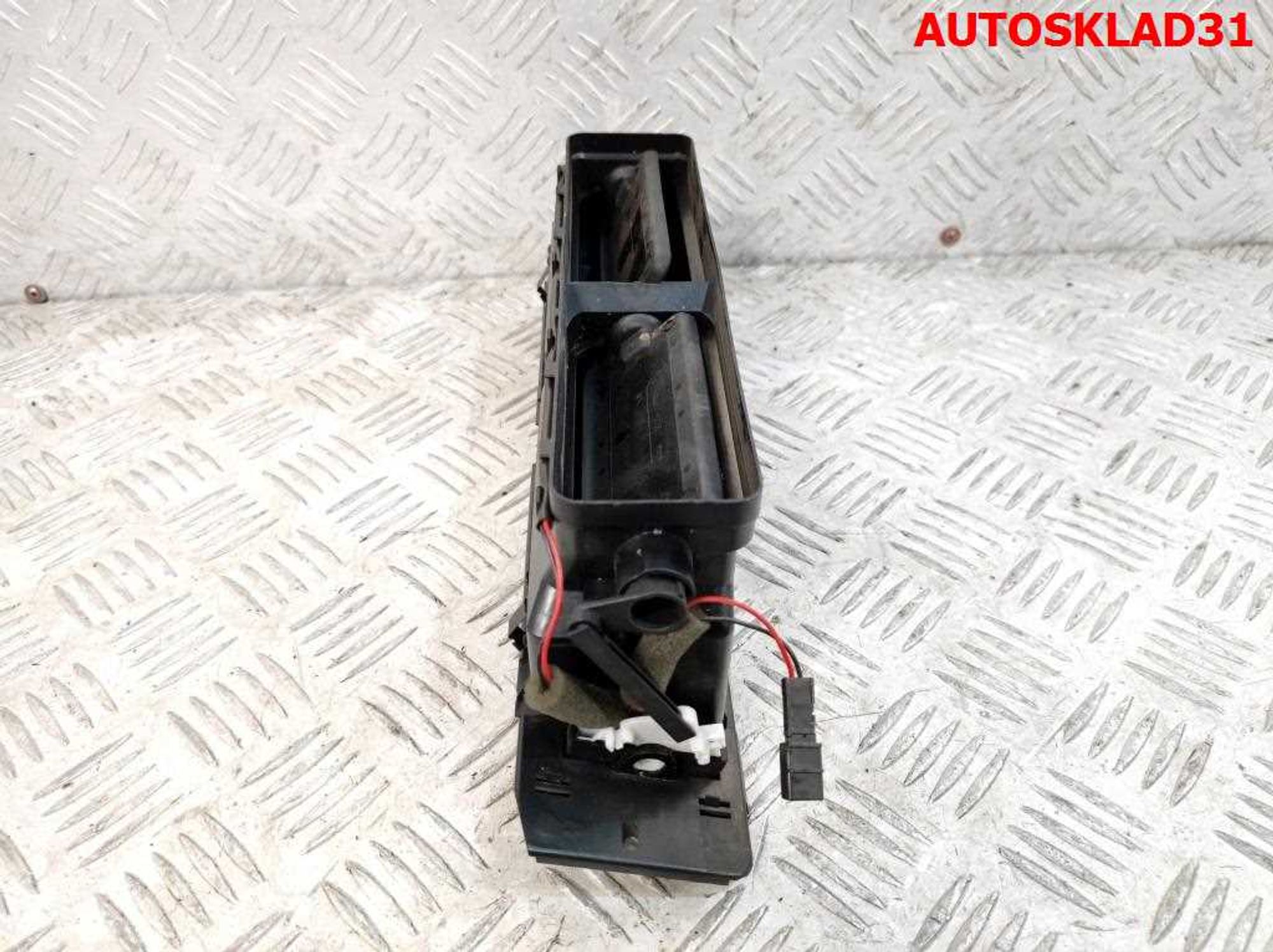 Дефлектор воздушный центральный Audi A6 C5 4B1820951, 2000 рублей, Дубовое