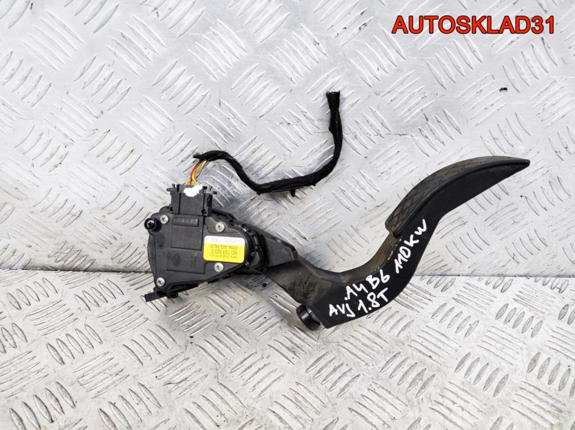 Педаль газа Audi A4 B6 1,8 AVJ Бензин 8EL723523C, 2100 рублей, Дубовое