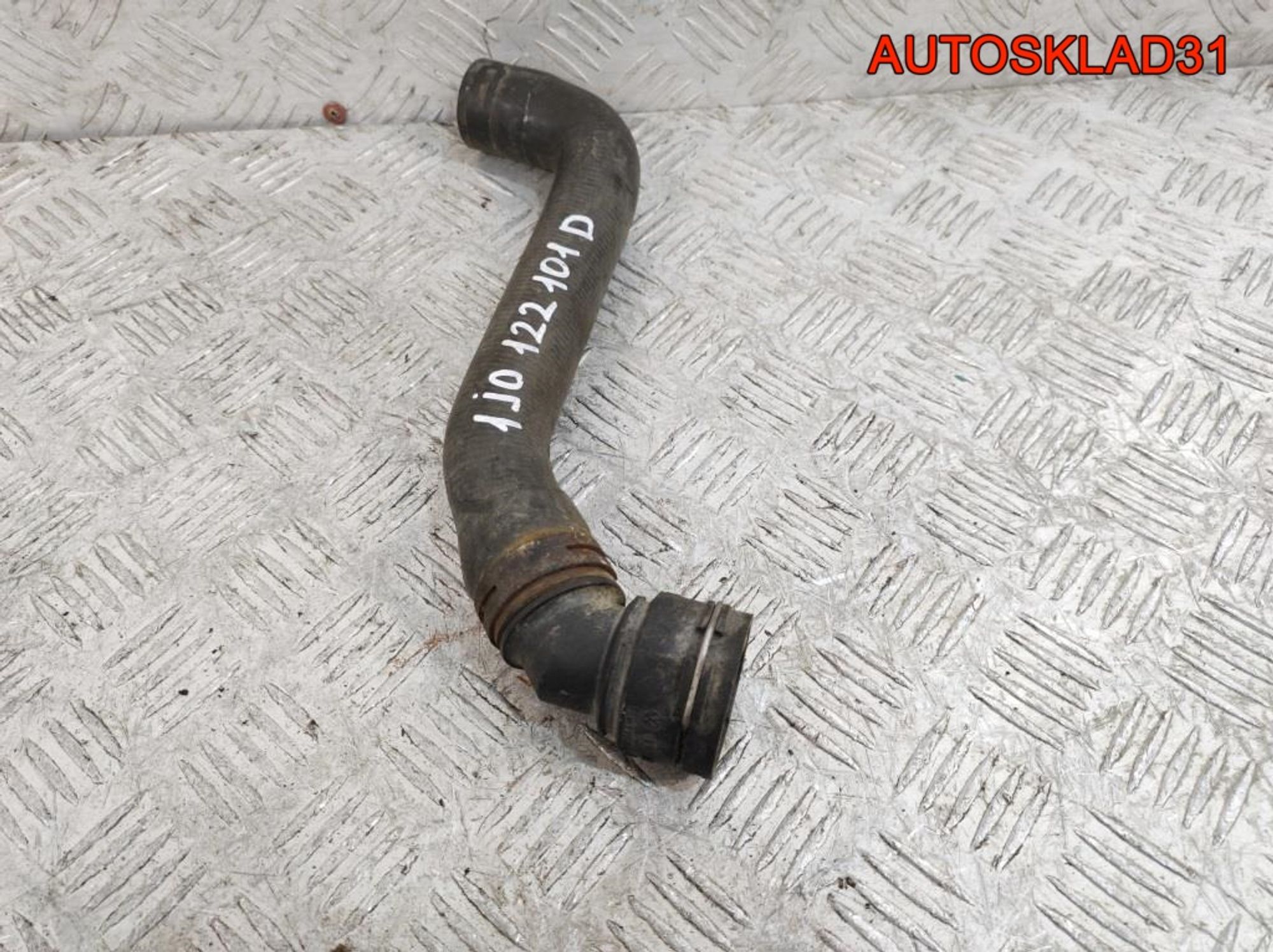 Патрубок радиатора VW Golf 4 1,6 AKL 1J0122101D, 1000 рублей, Дубовое