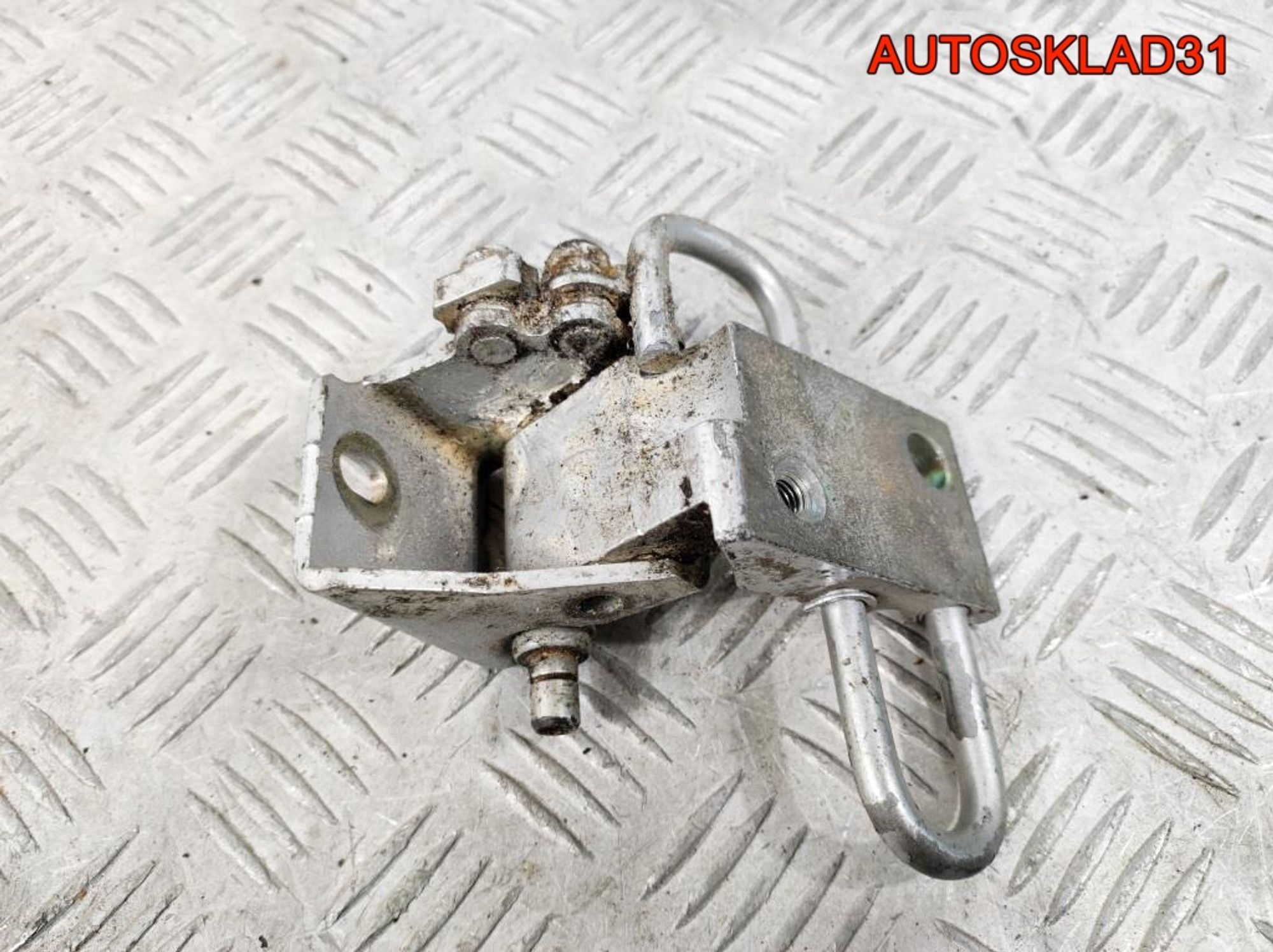 Петля двери задняя правая нижняя Volkswagen Golf 4, 900 рублей, Дубовое