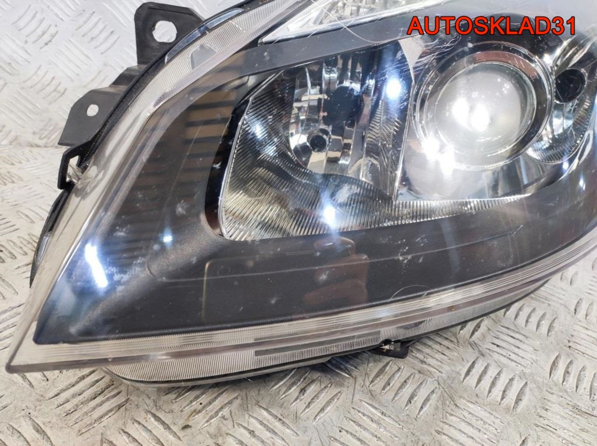 Фара левая Renault Clio 3 20A794052B TYC, 9800 рублей, Дубовое