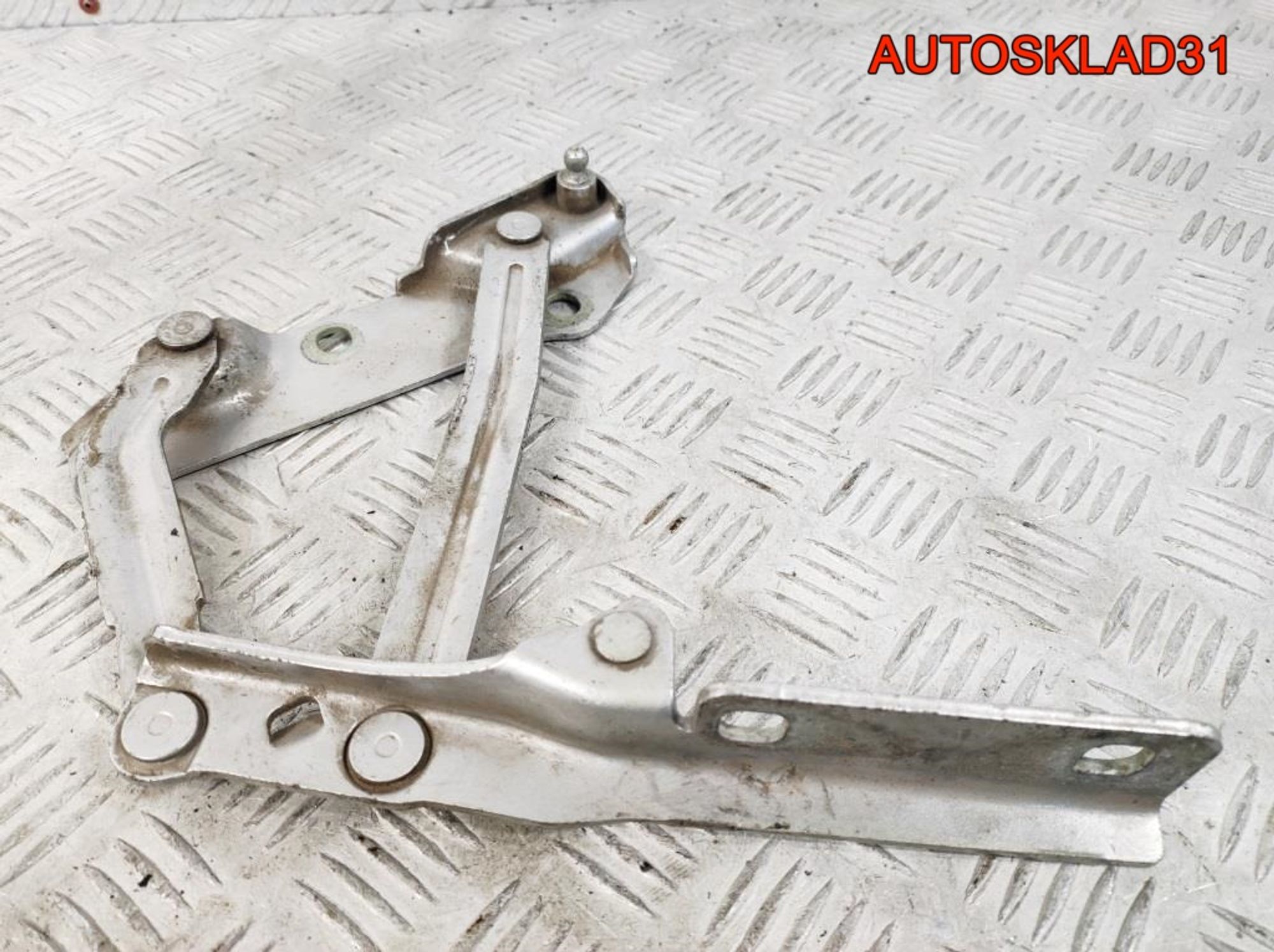 Петля капота правая Opel Vectra B 90508956, 900 рублей, Дубовое