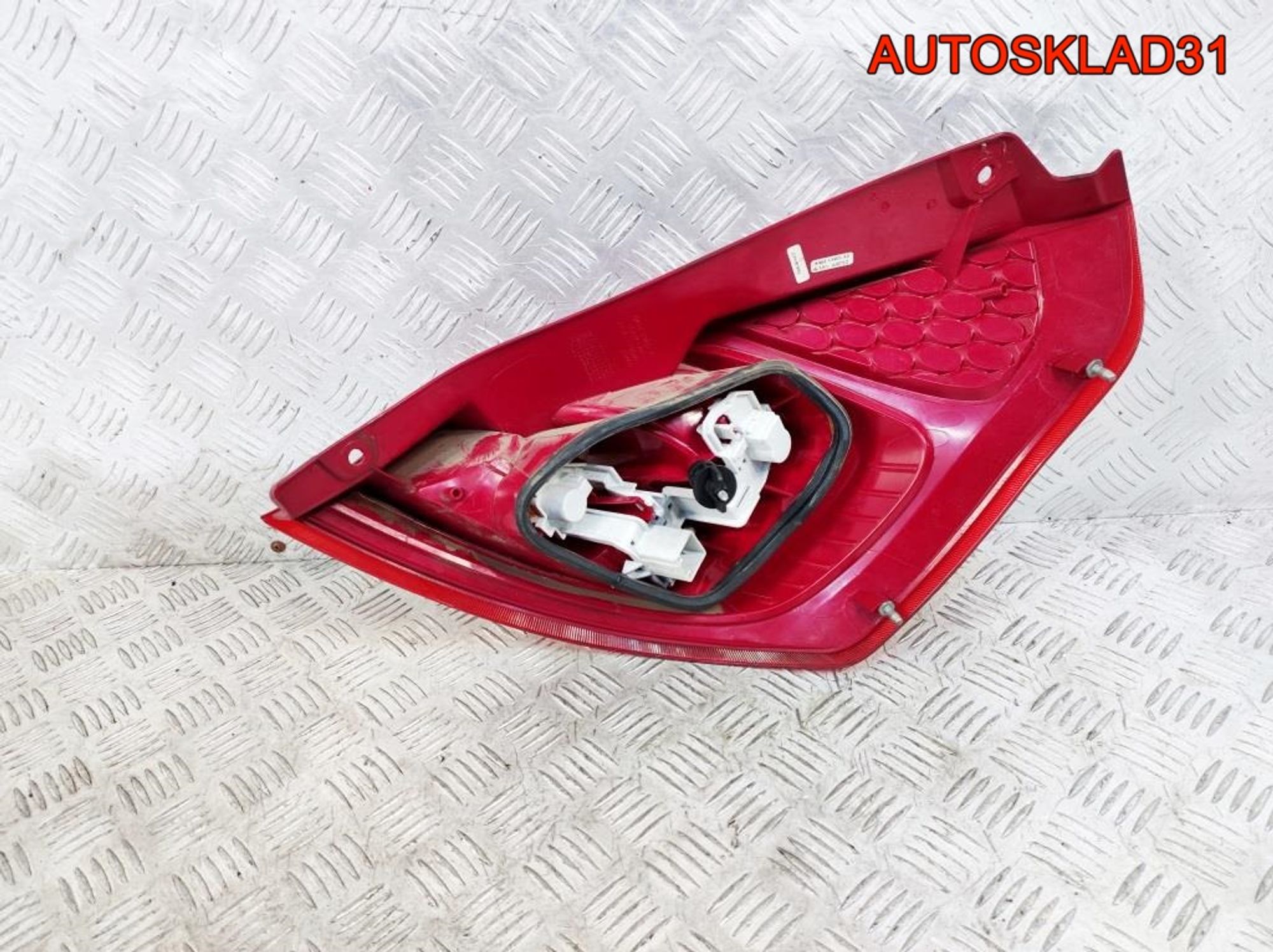 Фонарь задний левый Ford Fiesta 8A6113405AE, 3300 рублей, Дубовое