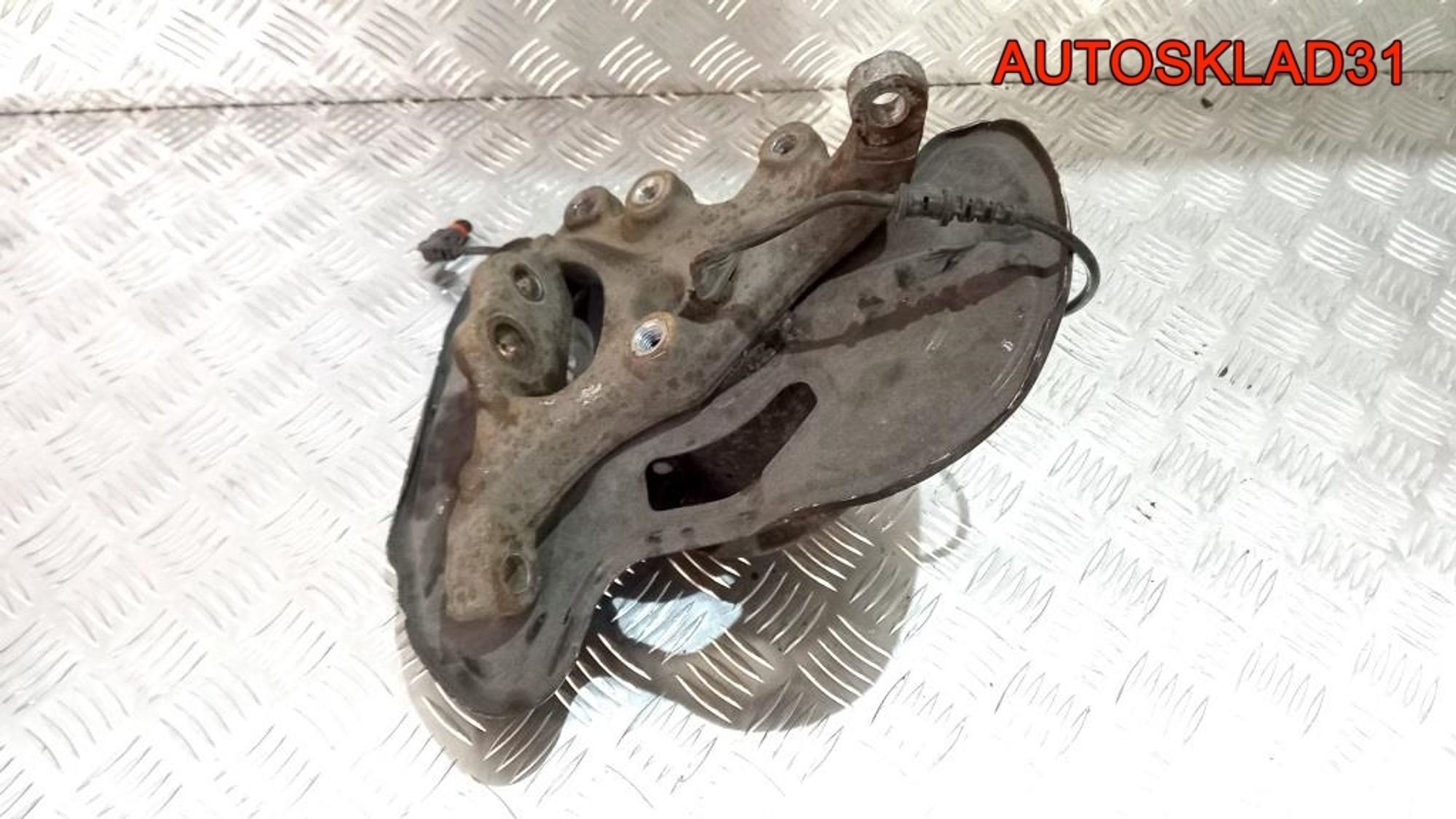 Кулак поворотный передний левый Комплект Mercedes-Benz W204 А2043320101, 3500 рублей, Дубовое