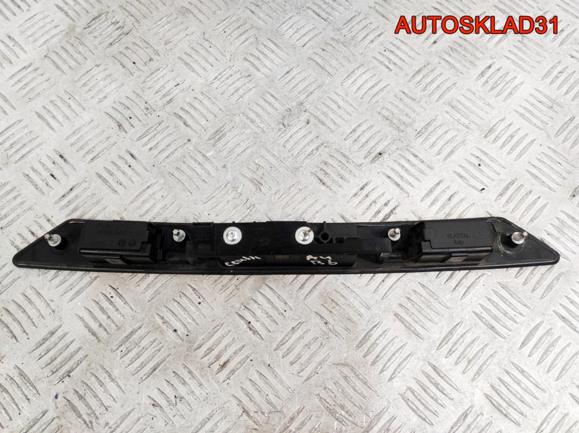 Накладка крышки багажника Audi A4 B6 Универсал, 3600 рублей, Дубовое