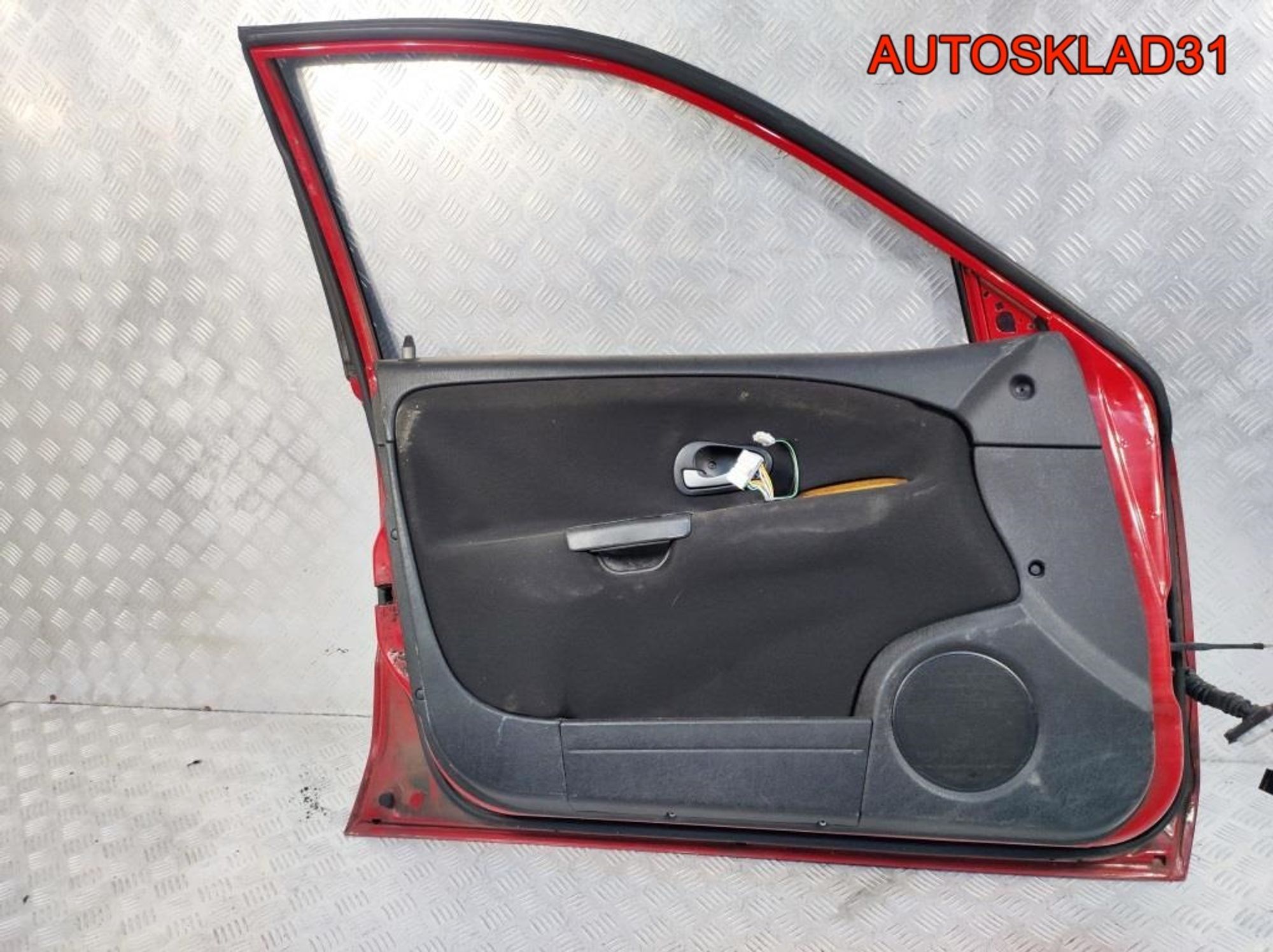 Дверь передняя левая голая Mitsubishi Carisma DA MR496069, 10000 рублей, Дубовое