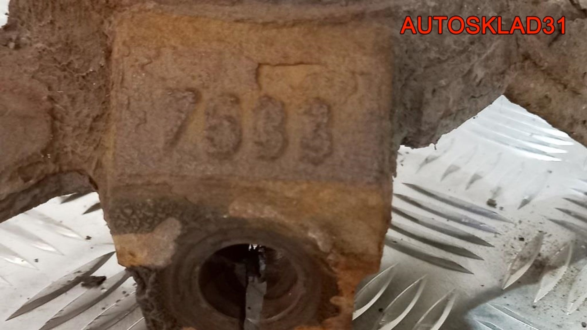 Кулак поворотный передний левый в сборе Mitsubishi Carisma DA MR369681, 3500 рублей, Дубовое