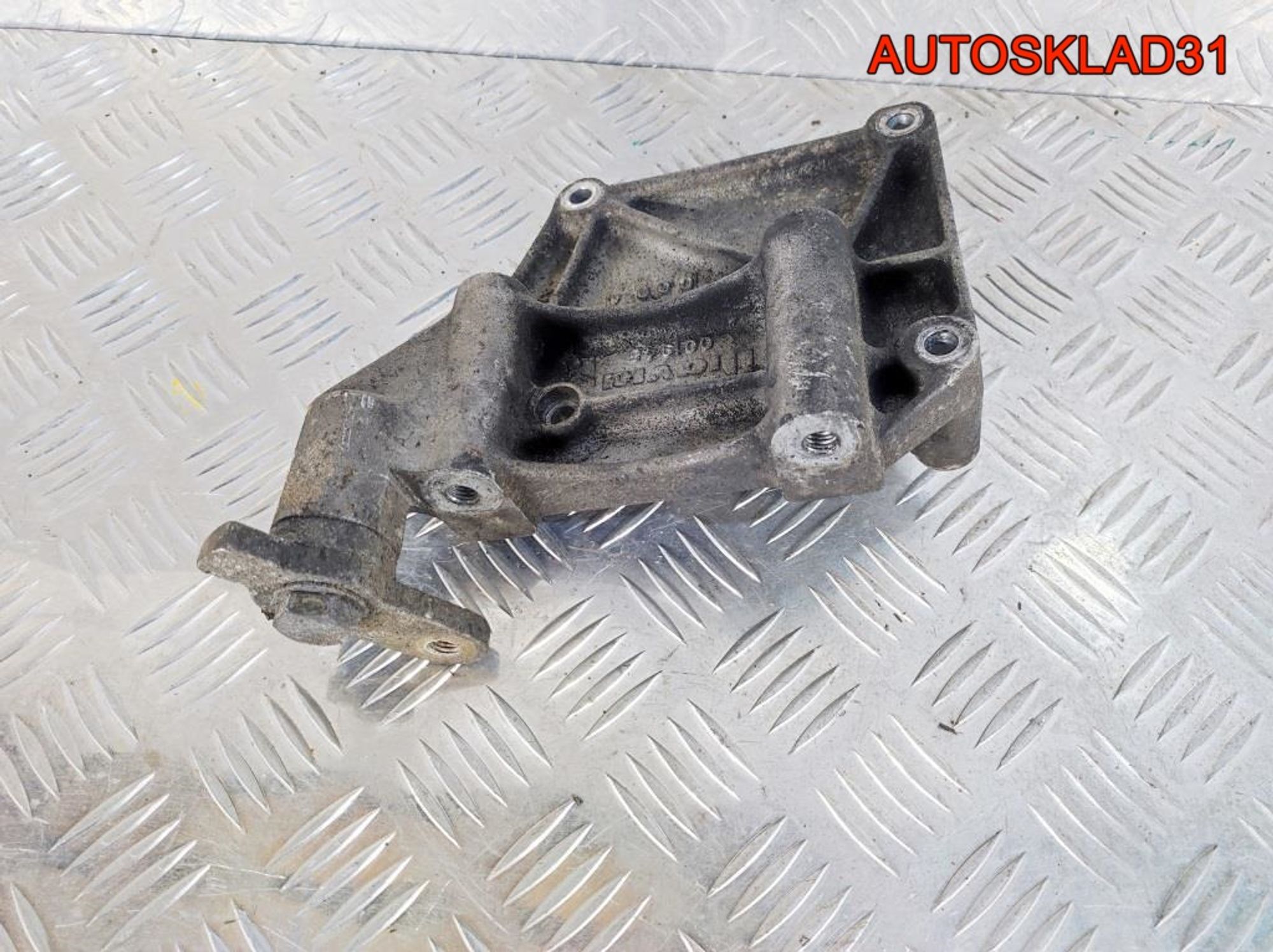 Кронштейн двигателя VW Passat B5 1,9 AFN Дизель, 900 рублей, Дубовое