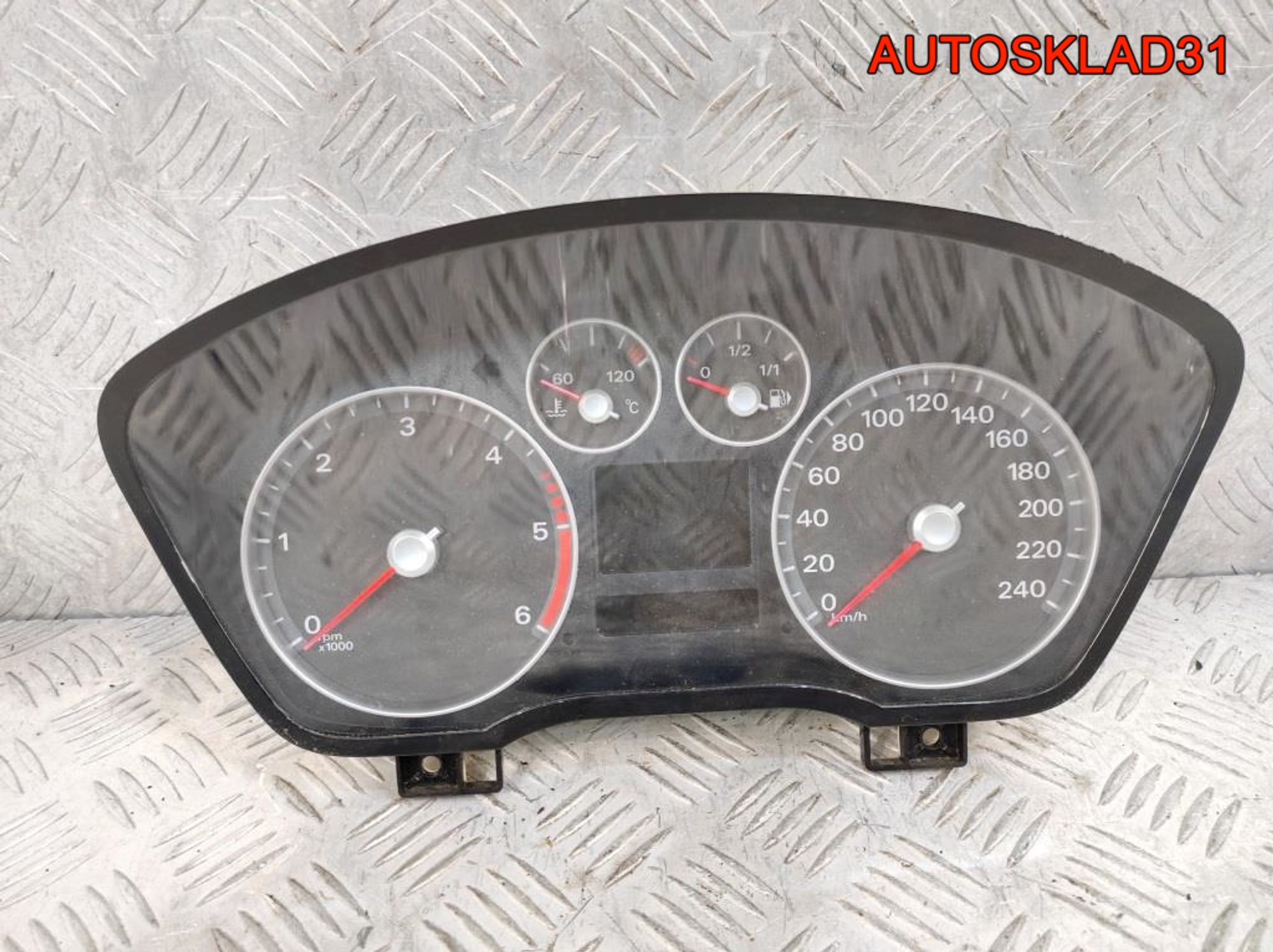 Панель приборов Ford Focus 2 7M5T10849LB Дизель, 9000 рублей, Дубовое