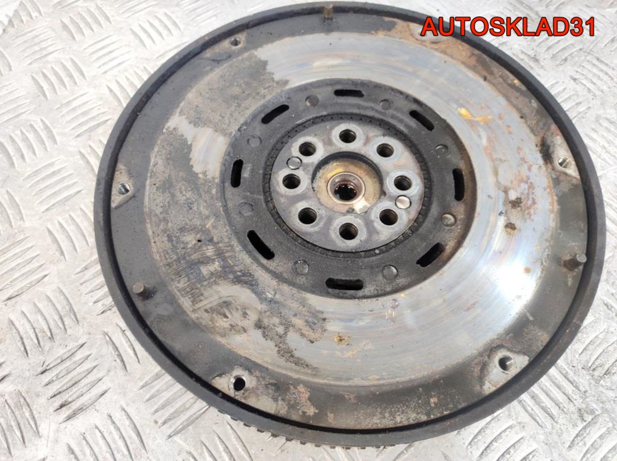 Маховик с корзиной Audi A6 C5 2,5 AKN Дизель 059105266A, 12000 рублей, Дубовое