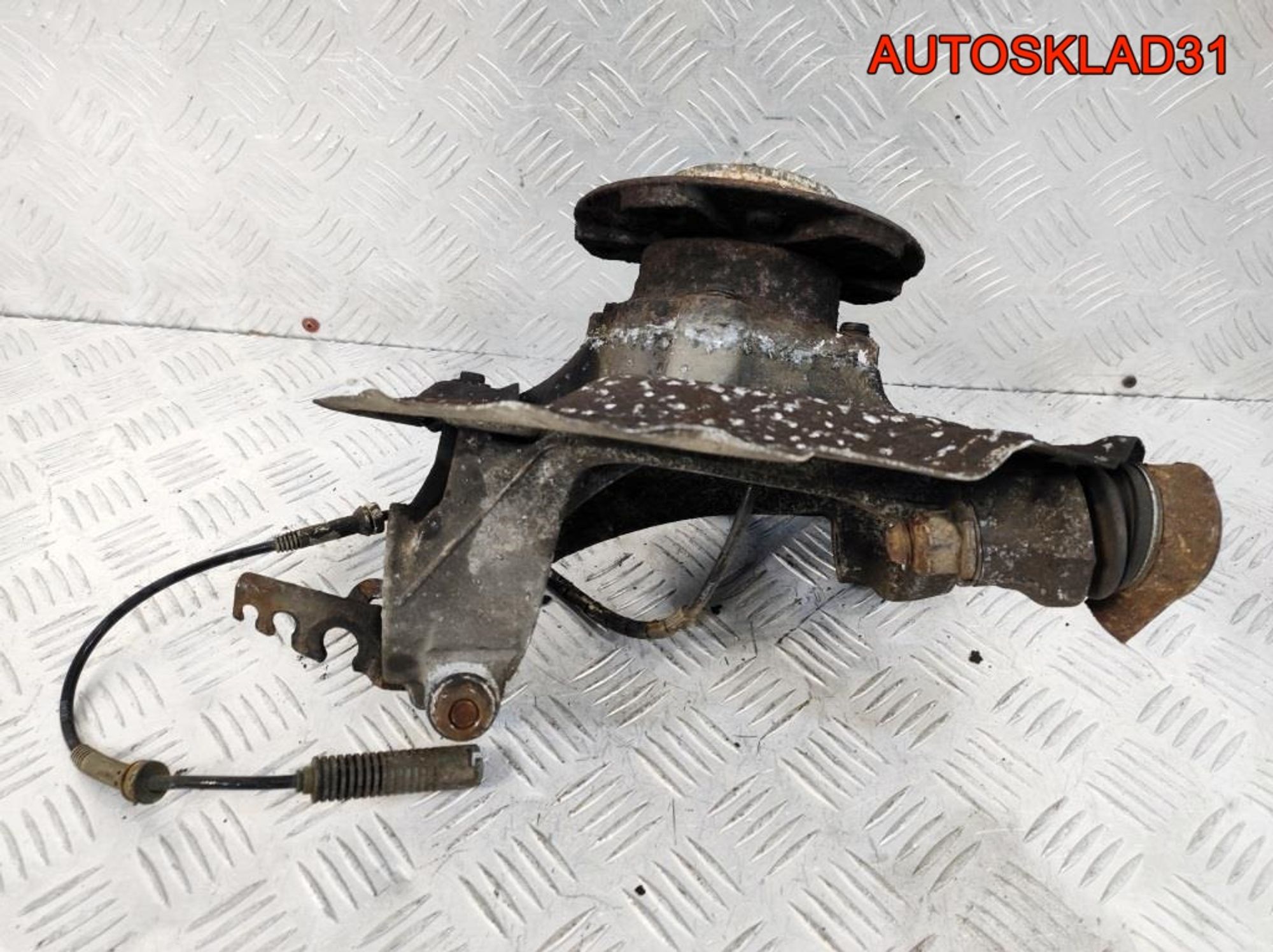 Кулак поворотный перед левый BMW E90 31216764443, 3300 рублей, Дубовое