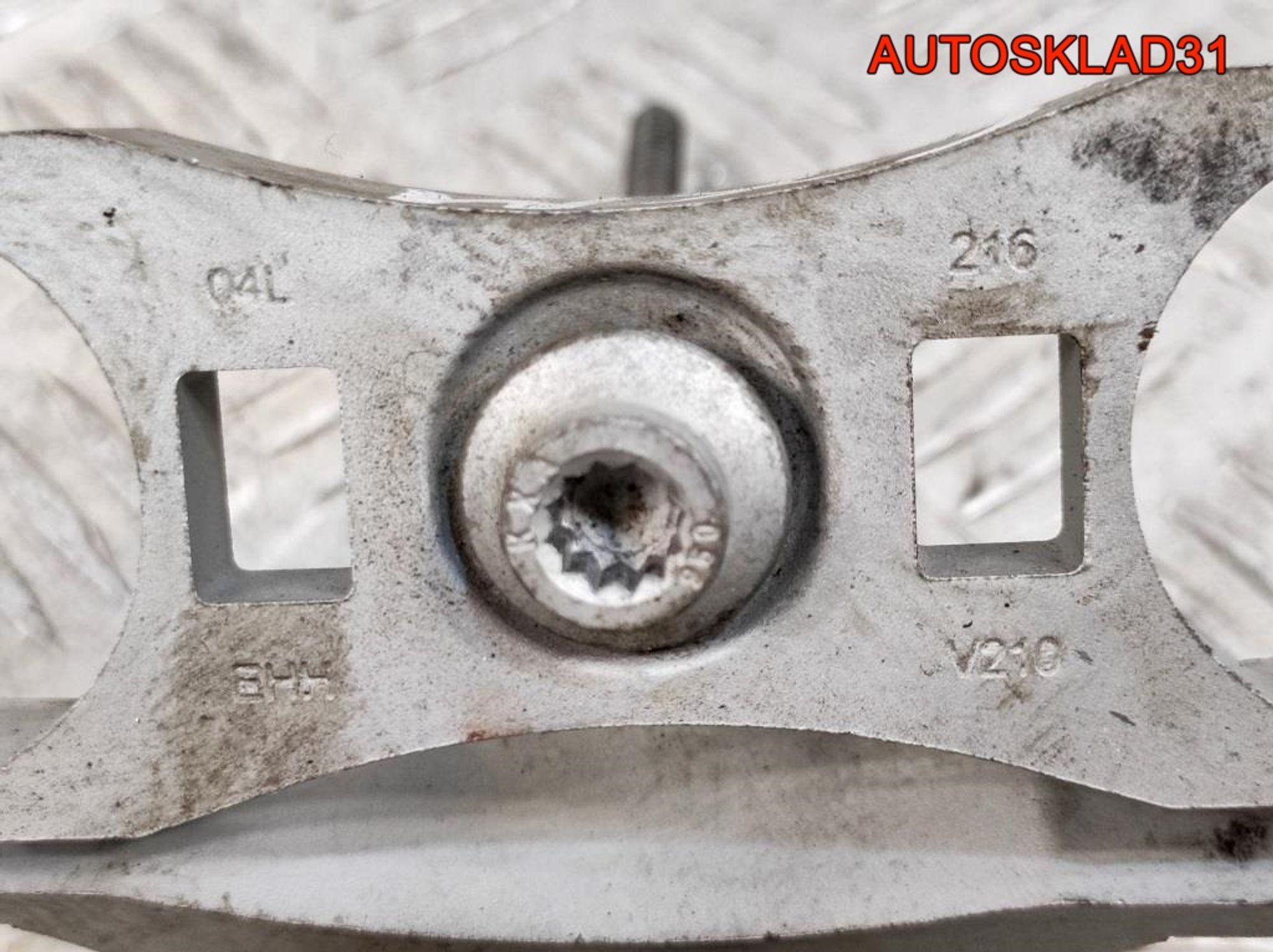 Крепление форсунки Skoda Rapid 1,6 CXM Дизель 04L216, 1000 рублей, Дубовое