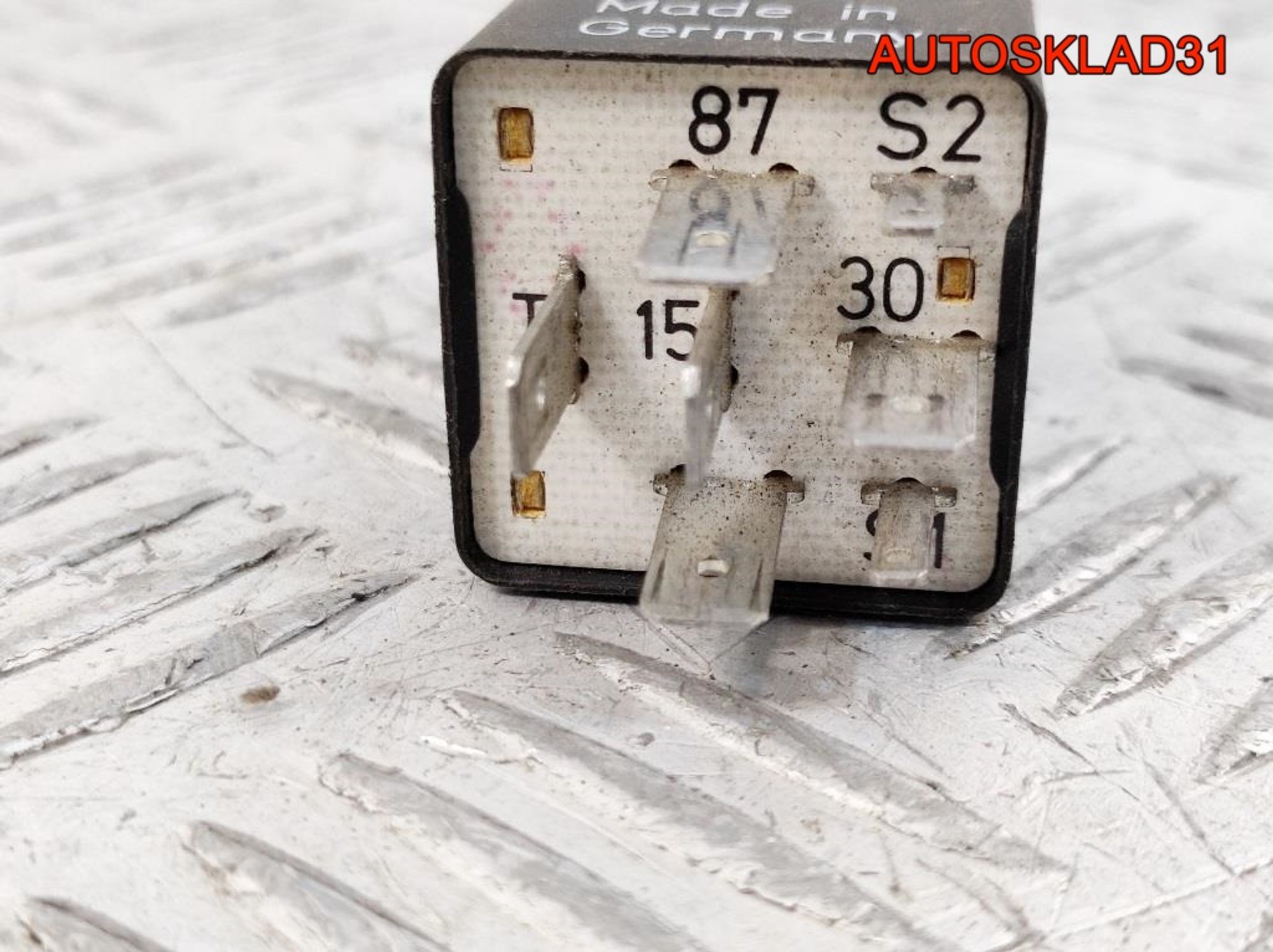 Реле ABS 76 Audi 100 C4 443927826, 700 рублей, Дубовое