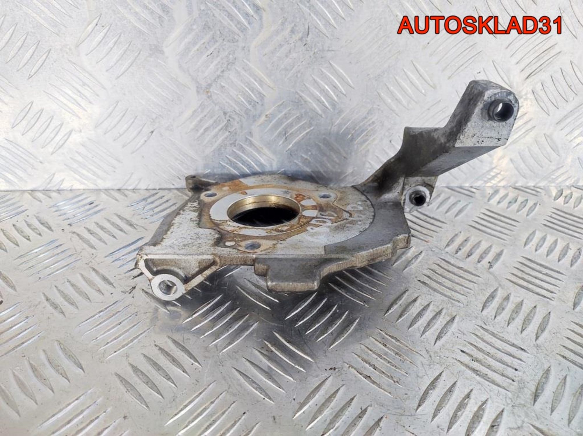 Кронштейн ТНВД Ford Focus 2 1.6 G8DB 9654959880, 900 рублей, Дубовое