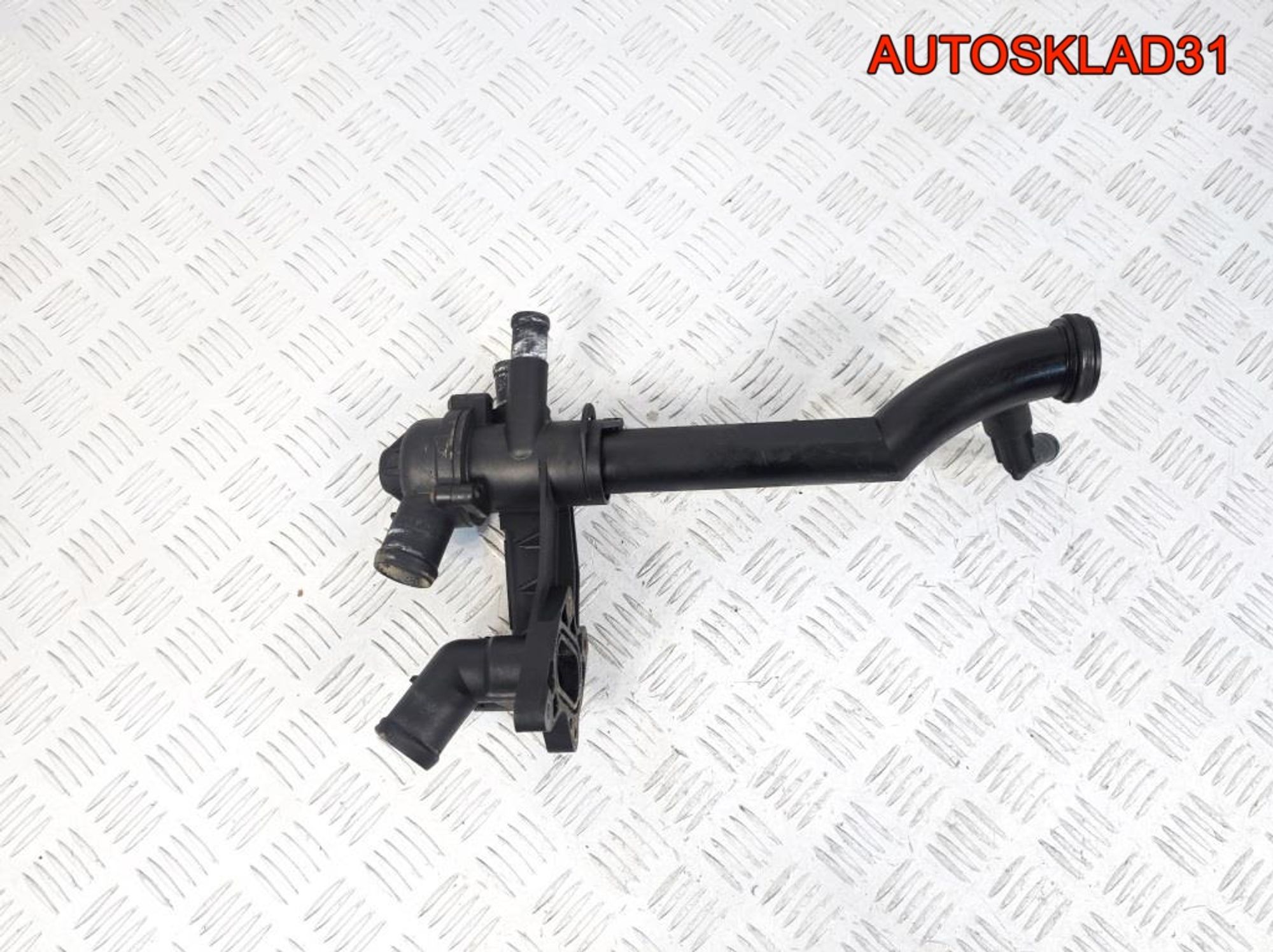 Корпус термостата VW Polo 1.2 AZQ 03C121111B, 900 рублей, Дубовое