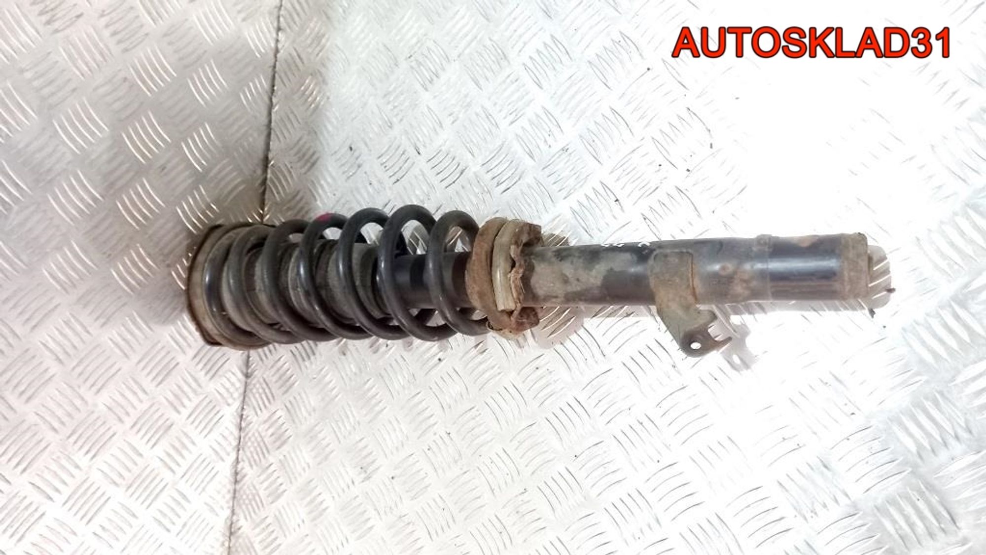 Амортизатора передний правый в сборе VW Golf 3 1H0413031P, 2500 рублей, Дубовое