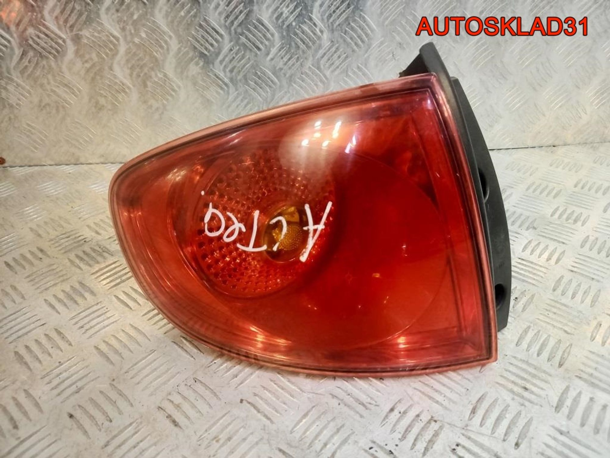 Фонарь задний левый Seat Altea 5P0945111, 2500 рублей, Дубовое