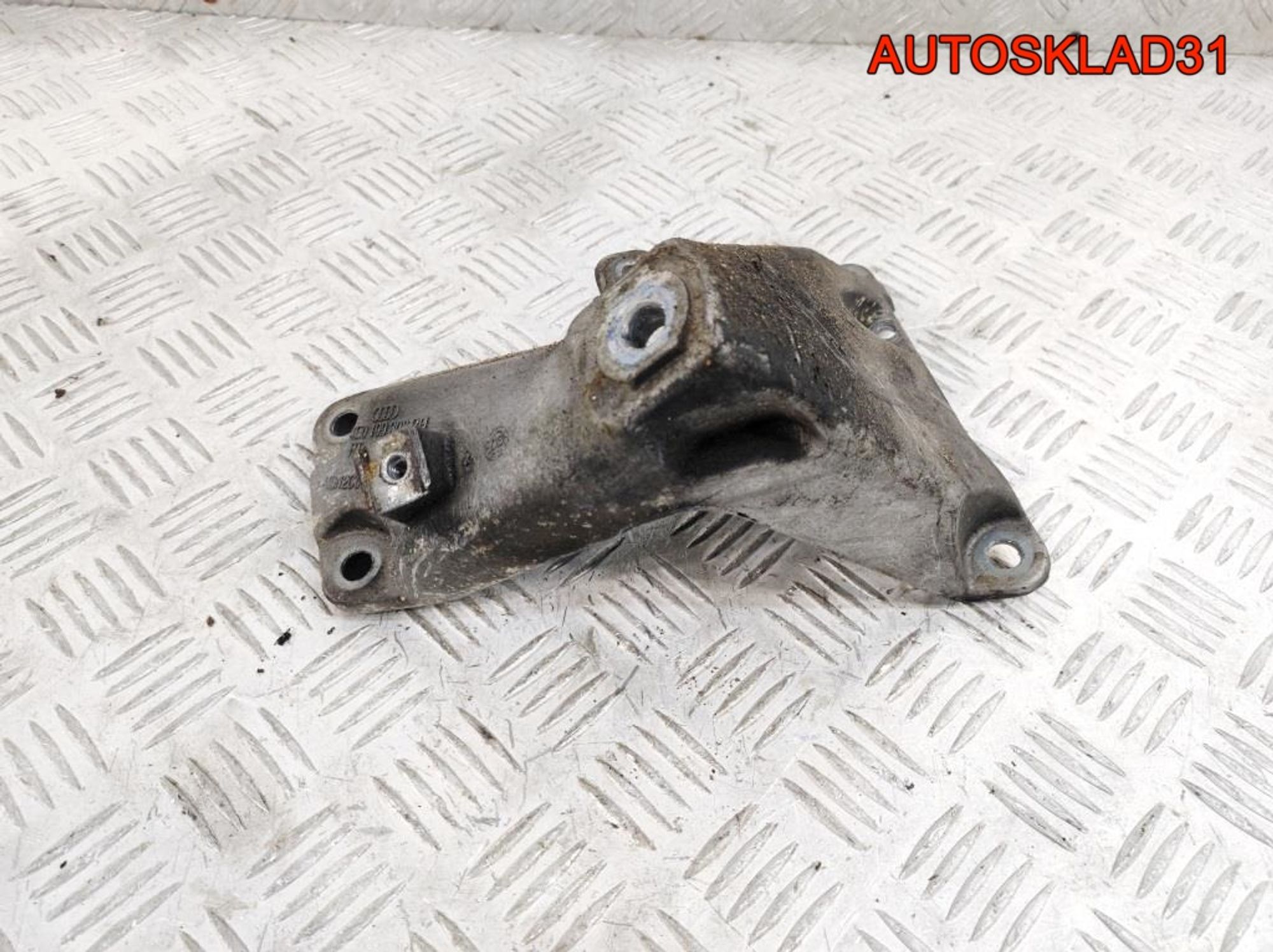 Кронштейн двигателя правый Audi A8 D3 6.0BHT Бензин 4E0199308BH, 900 рублей, Дубовое