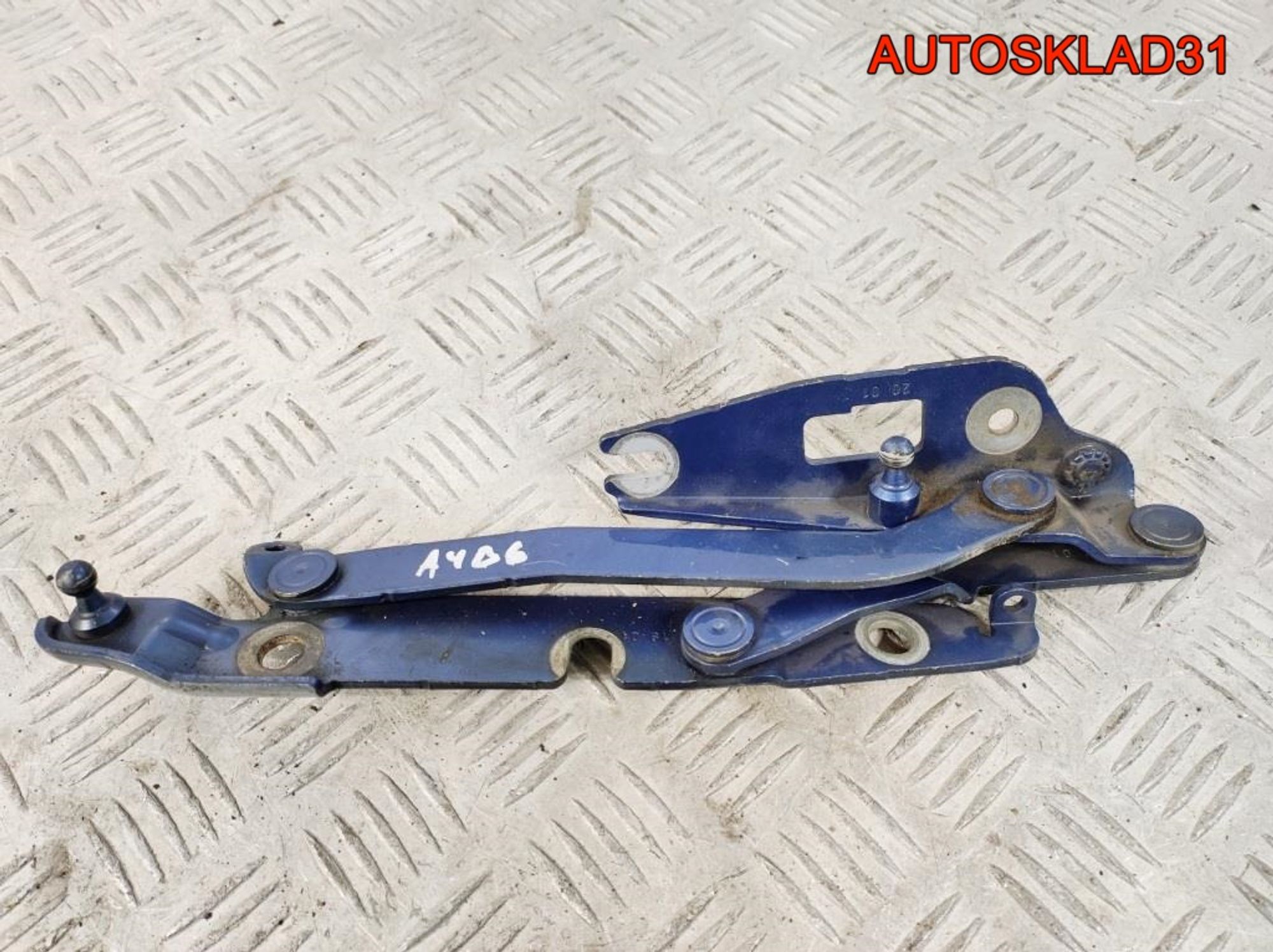 Петля крышки багажника левая Audi A4 B7 8E5827301, 900 рублей, Дубовое