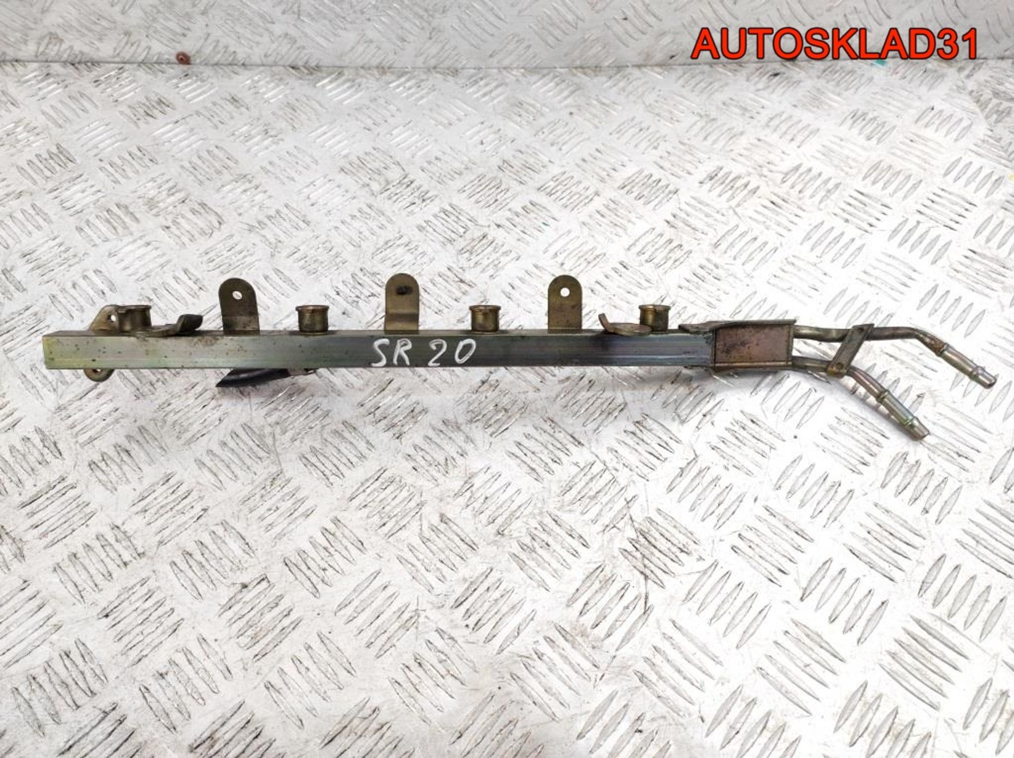 Рейка топливная Nissan Primera P11 2,0 SR20DE 175207J400, 1500 рублей, Дубовое