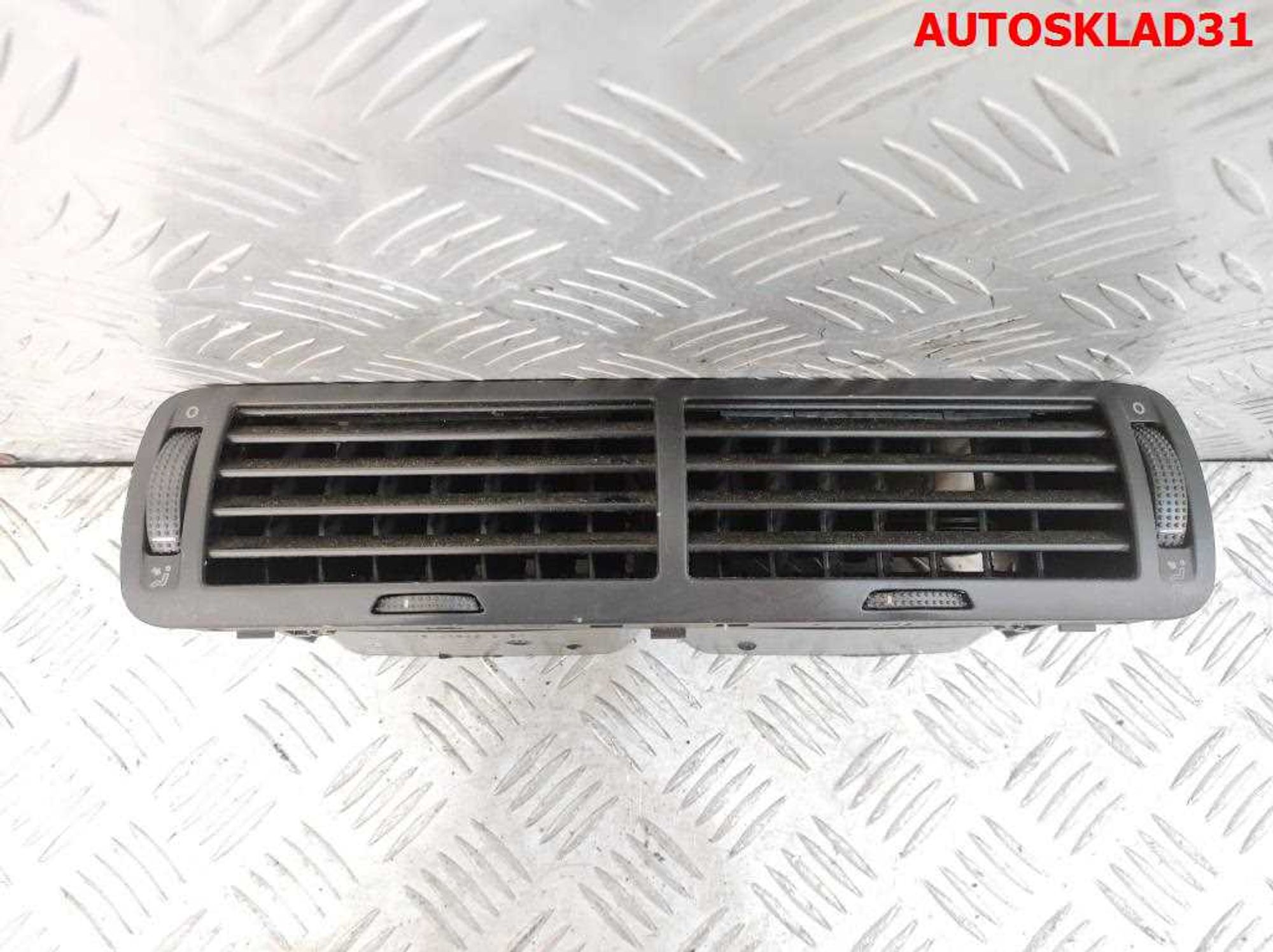 Дефлектор воздушный центральный VW Passat B5 3B0819728D, 3000 рублей, Дубовое