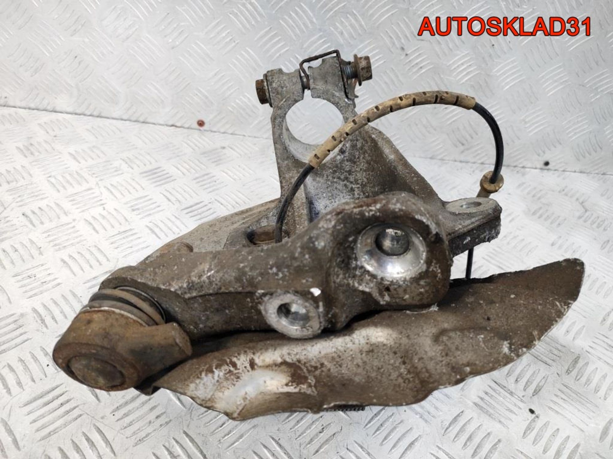 Кулак поворотный перед правый BMW E90 31216764444, 3300 рублей, Дубовое