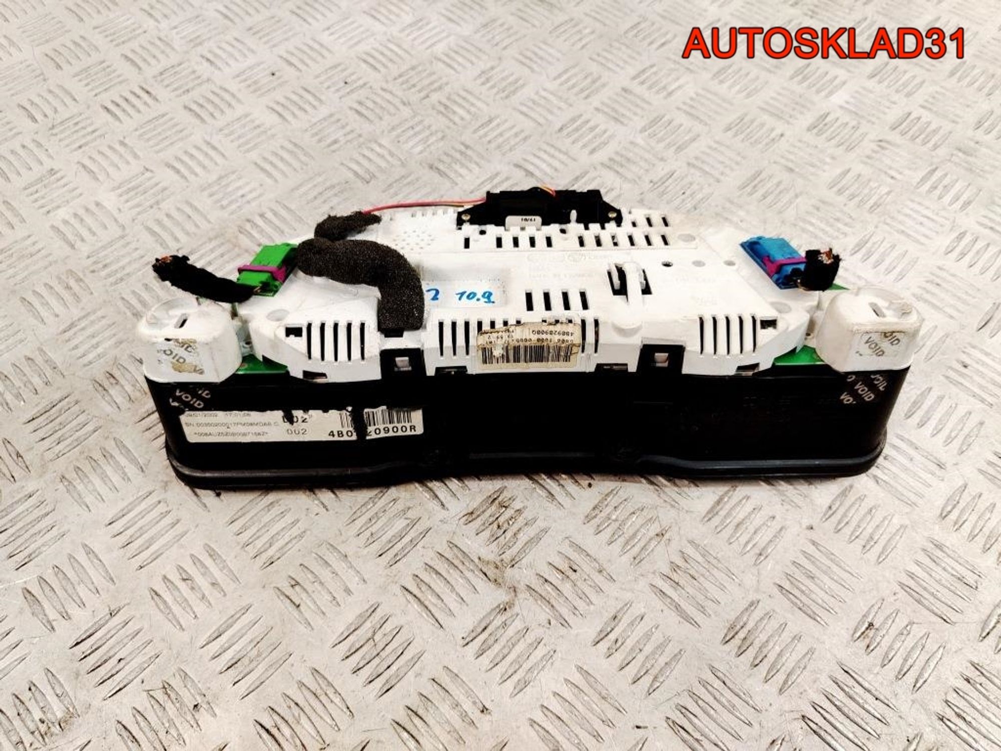Панель приборов Audi A6 C5 4B0920900R Бензин, 28000 рублей, Дубовое