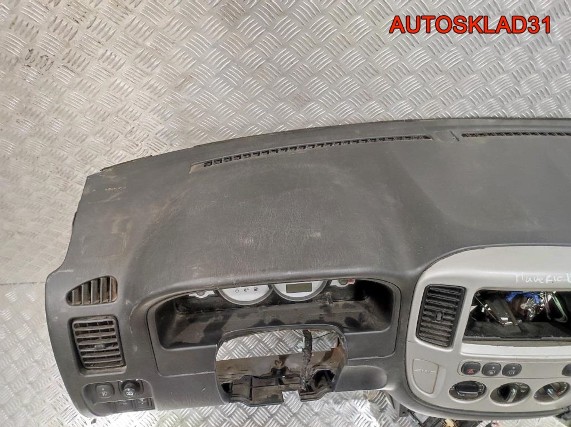 Торпедо Голое Ford Maverick 2 4804441, 13500 рублей, Дубовое