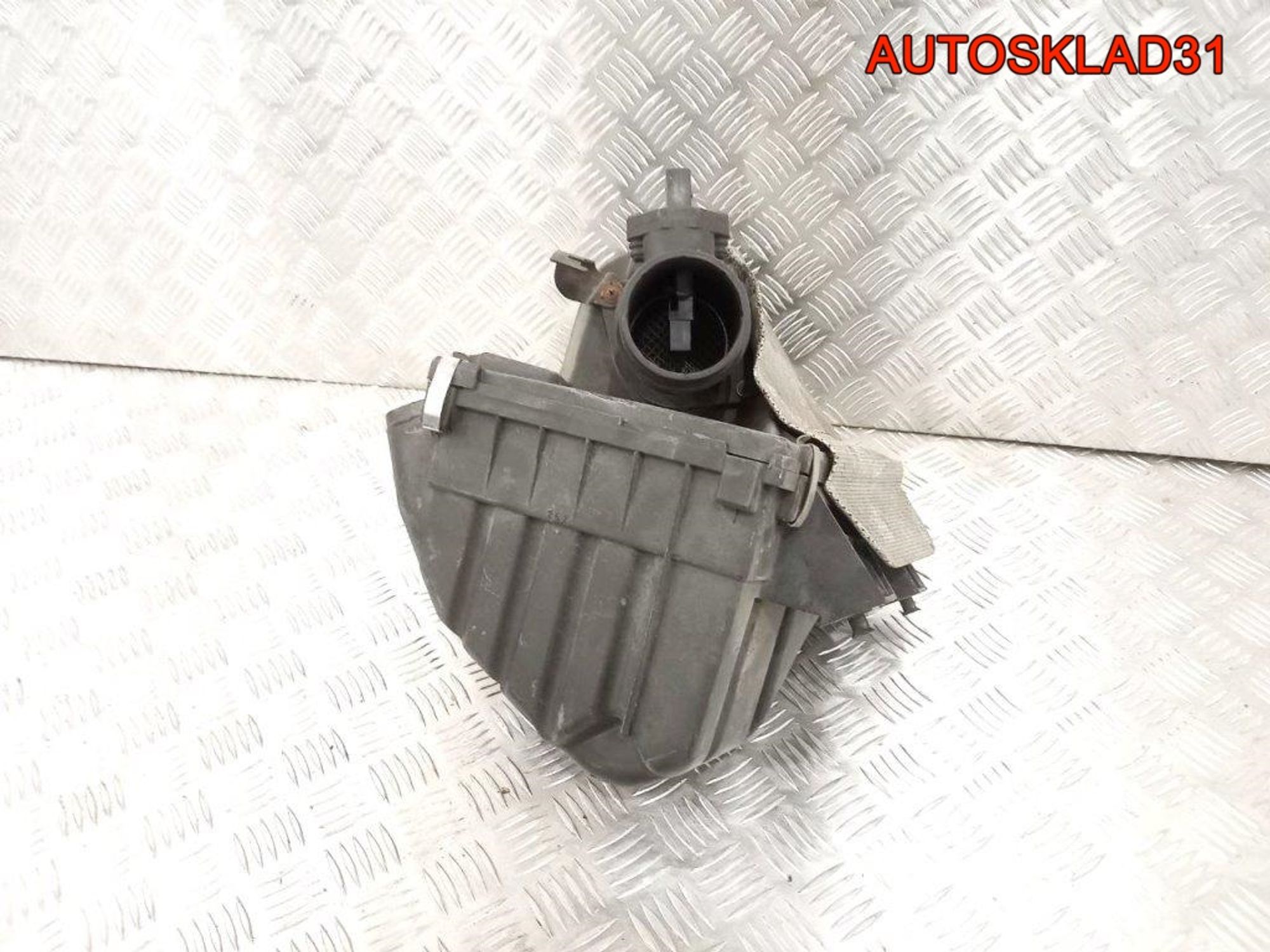 Корпус воздушного фильтра VW Passat B5 8D0129607M, 3200 рублей, Дубовое