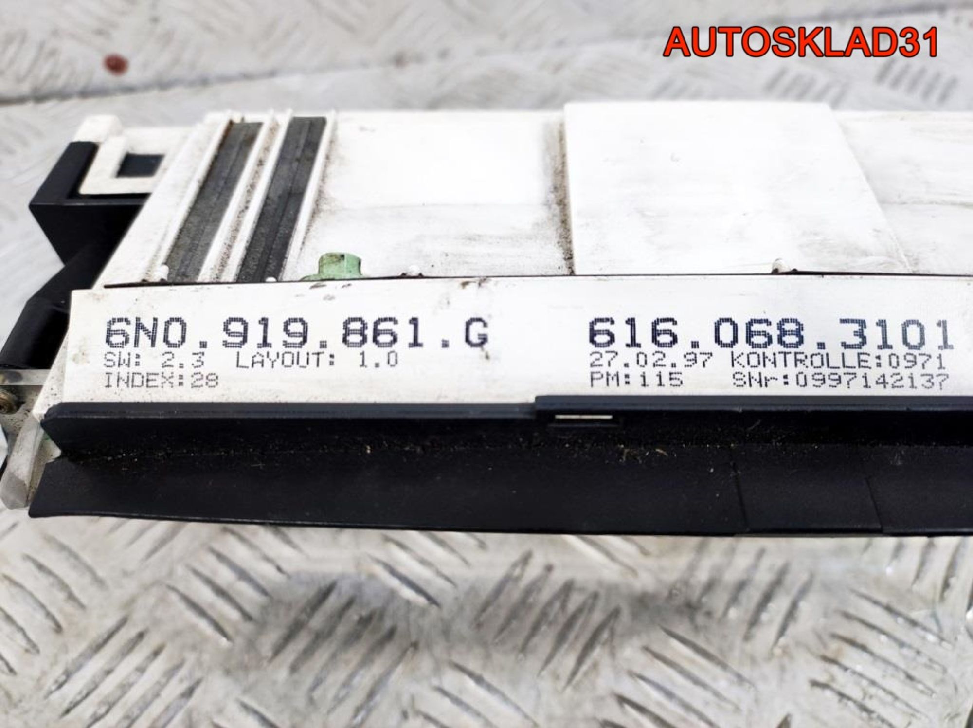 Панель приборов Volkswagen Polo 6N 6N0919861G, 3300 рублей, Дубовое