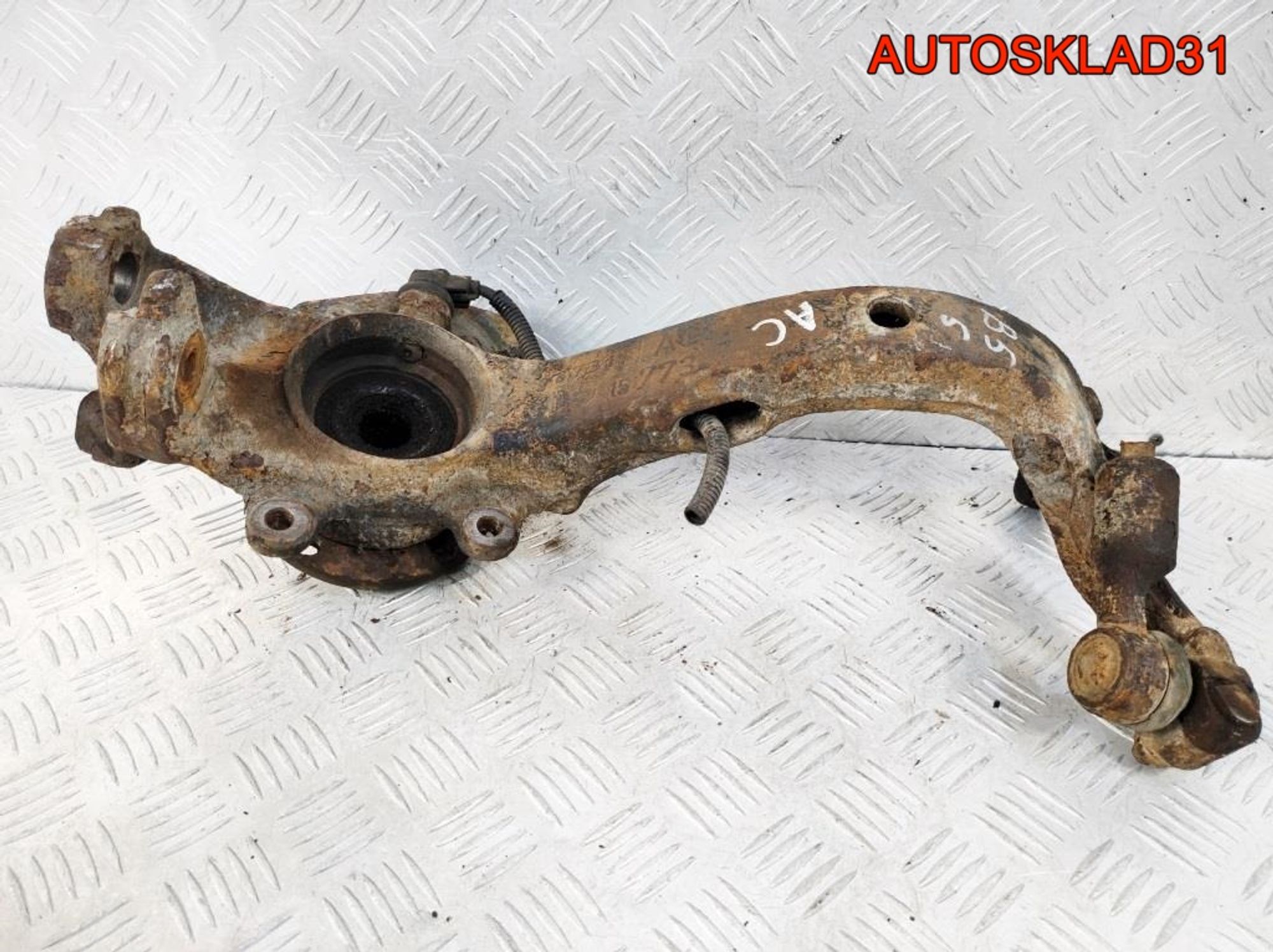 Кулак передний правый VW Passat B5 8D0407258AC, 1200 рублей, Дубовое