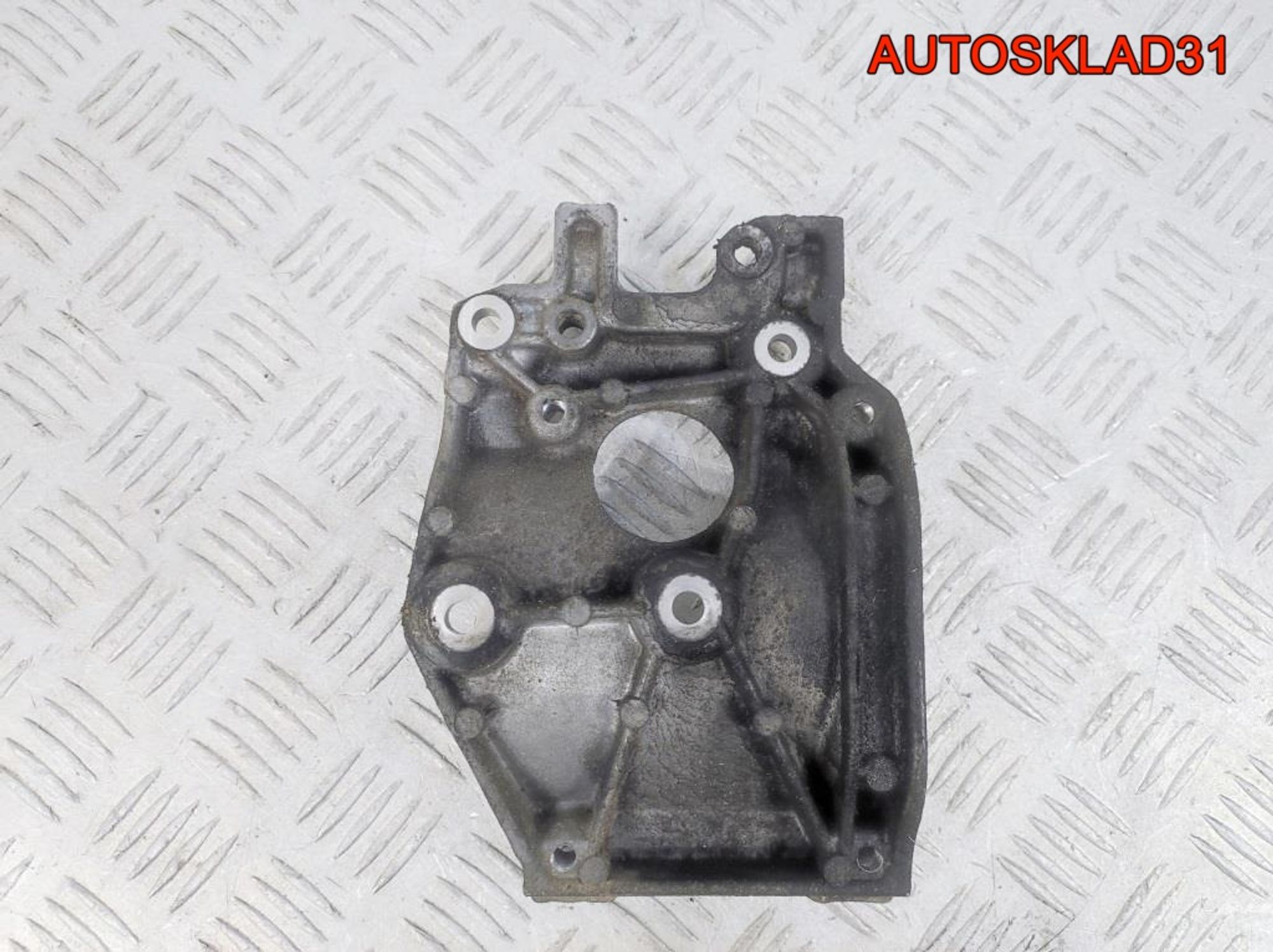 Кронштейн кондиционера Ford Focus 2 9646719580, 1300 рублей, Дубовое