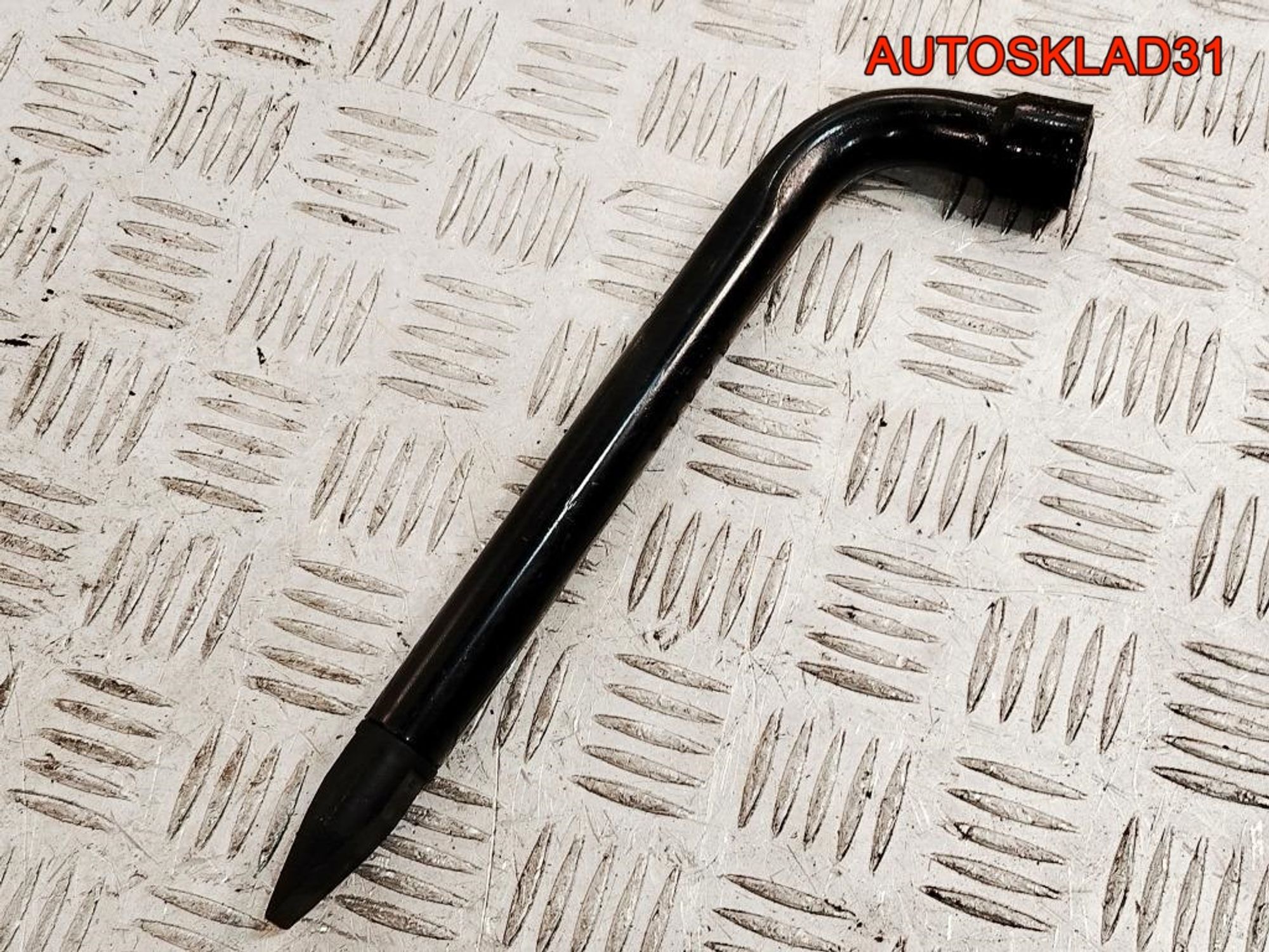 Ключ баллонный Ford Focus 1 93BB17032AB, 1000 рублей, Дубовое