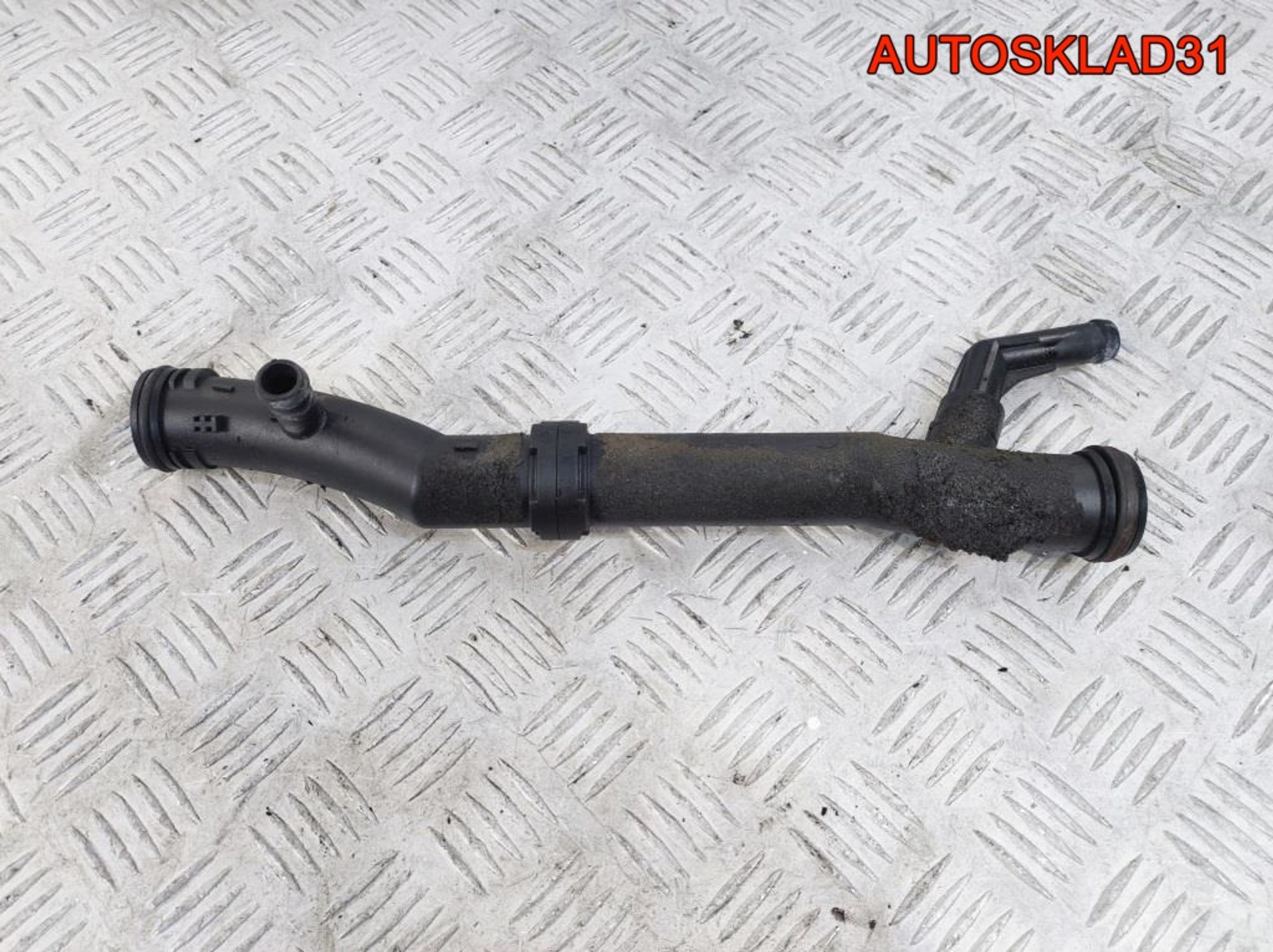 Трубка системы охлаждения VW Tiguan 03C121065F, 1300 рублей, Дубовое