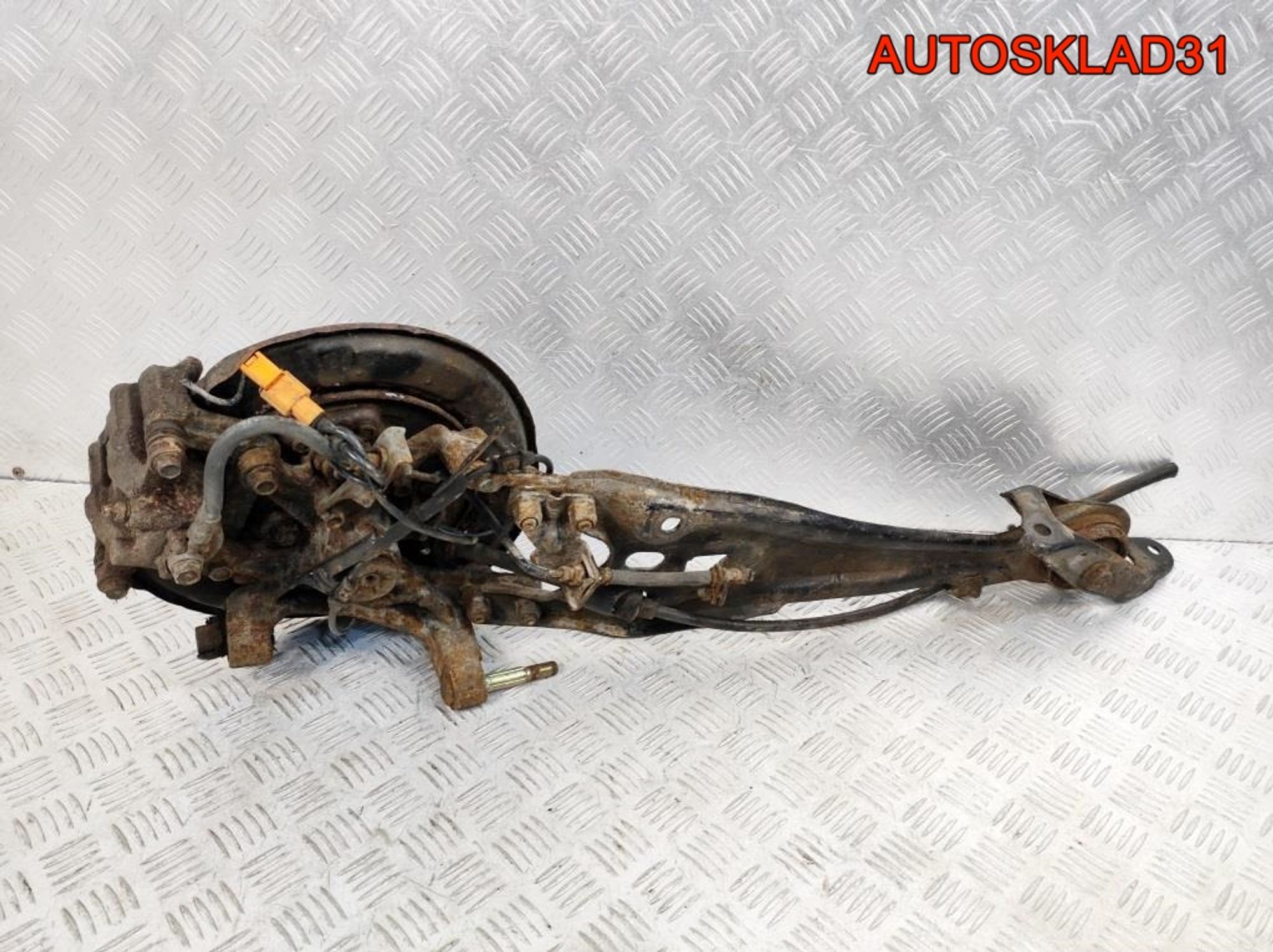 Кулак задний левый в сборе Honda Shuttle 2.3  F23A7, 6000 рублей, Дубовое