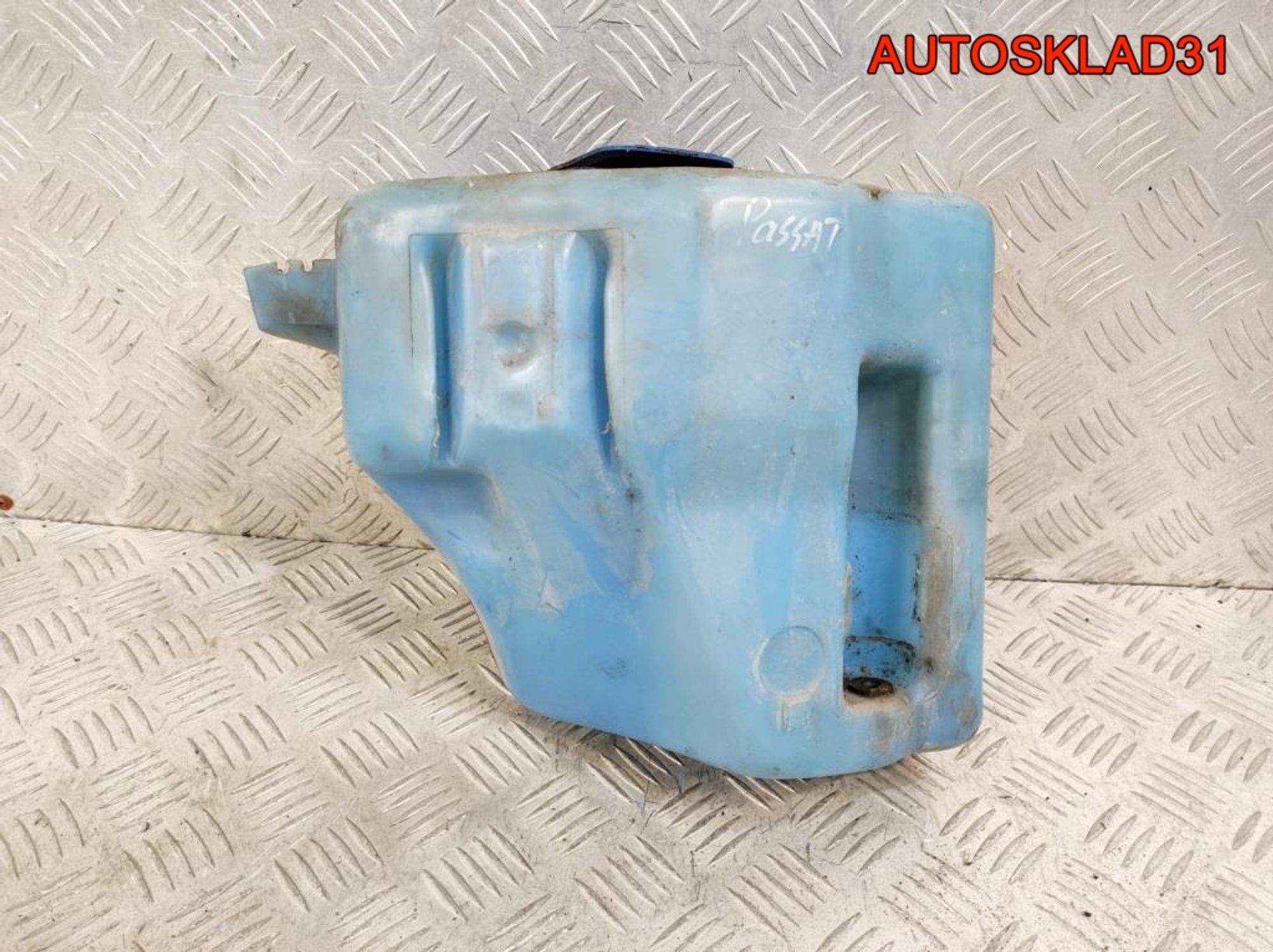 Бачок омывателя Volkswagen Passat B3 357955453, 1400 рублей, Дубовое