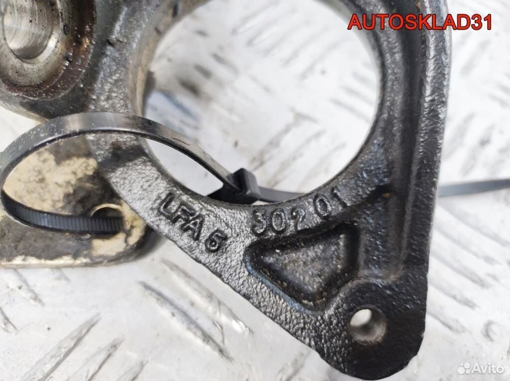 Кронштейн промвала Renault Laguna 2 1.8 F4P 8200186845, 1500 рублей, Дубовое