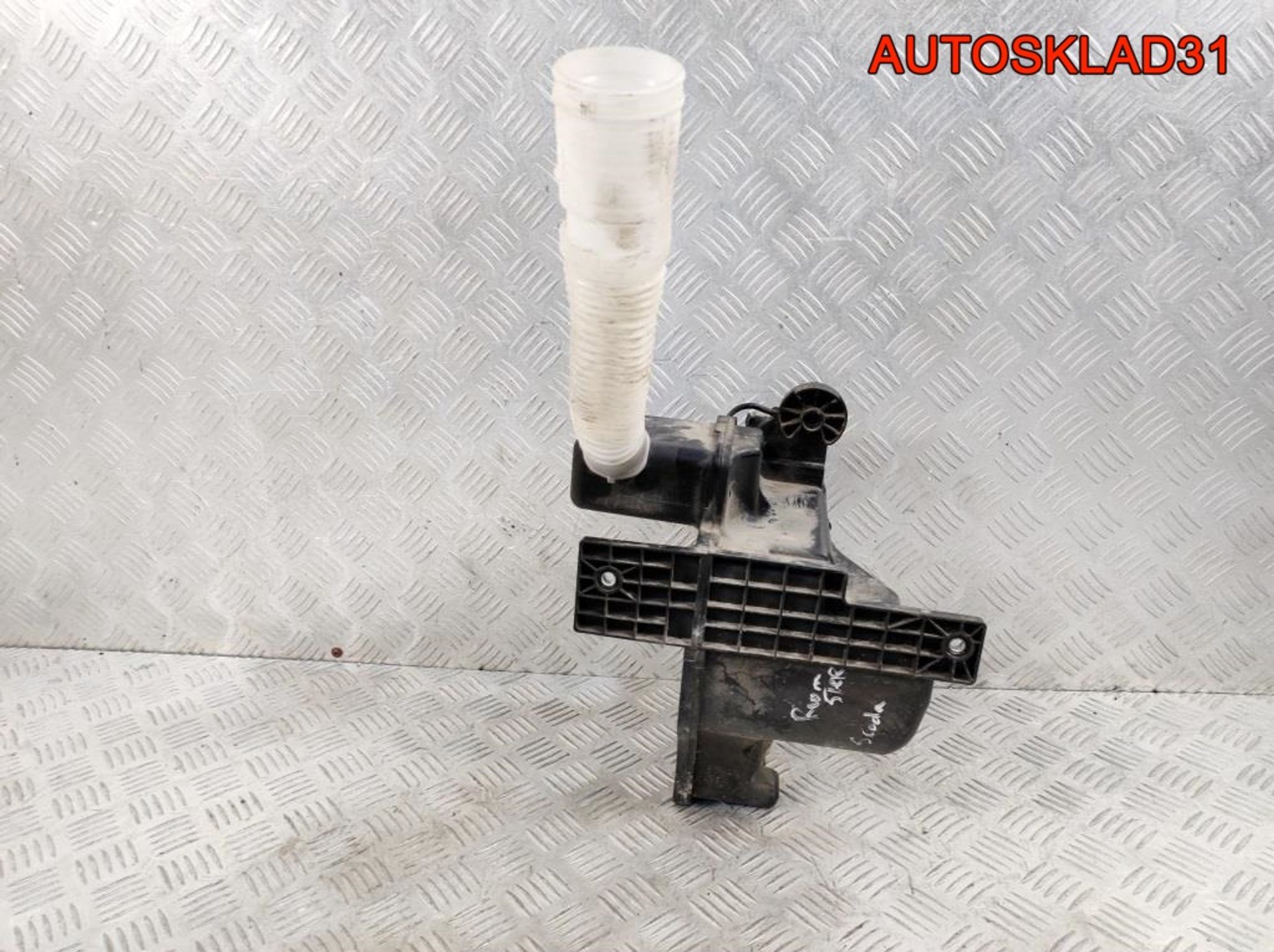 Бачок омывателя Skoda Fabia 6R0955453D, 3200 рублей, Дубовое