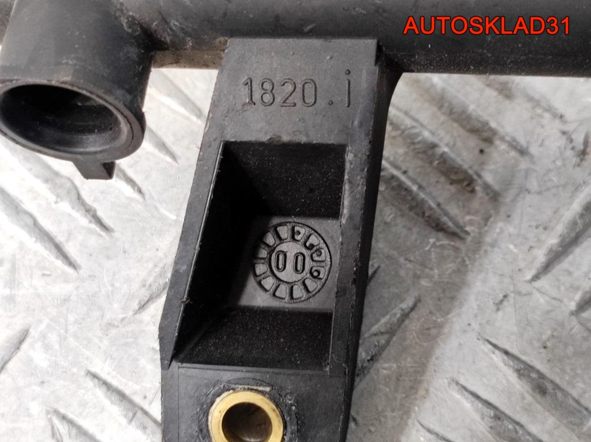 Рейка топливная Peugeot 206 1,4 KFU 9625194080, 900 рублей, Дубовое