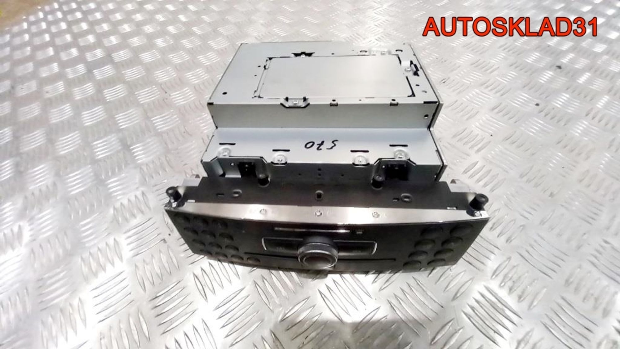 Магнитола Mercedes Benz W204 A2049060902, 18000 рублей, Дубовое