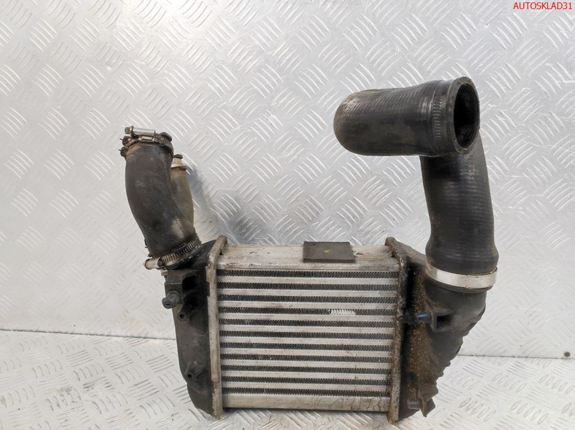 Интеркулер правый Audi A4 B6 2,5 Дизель 8E0145806C, 6000 рублей, Дубовое